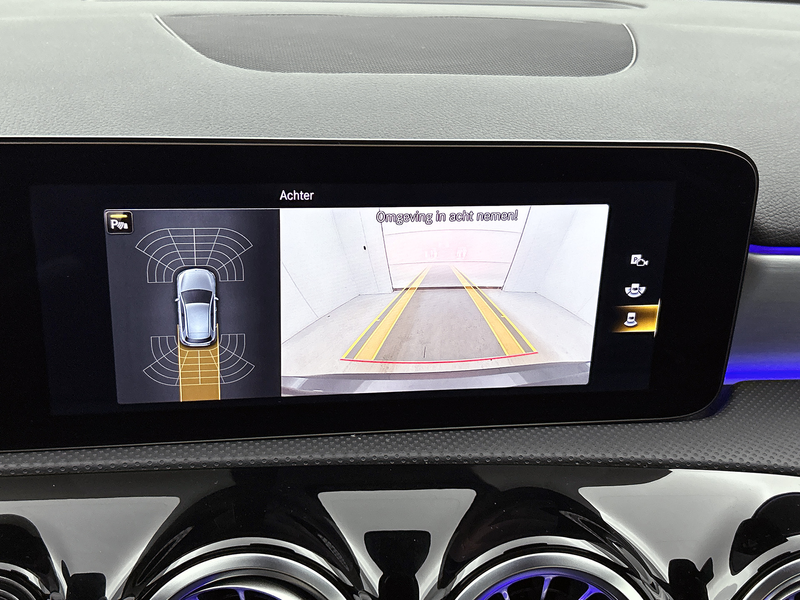 Mercedes-Benz A 250 e Business Solution AMG Limited Panoramadak | AMG — photo 9