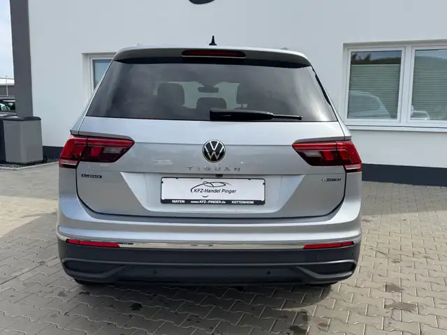 Volkswagen Tiguan Allspace view 7