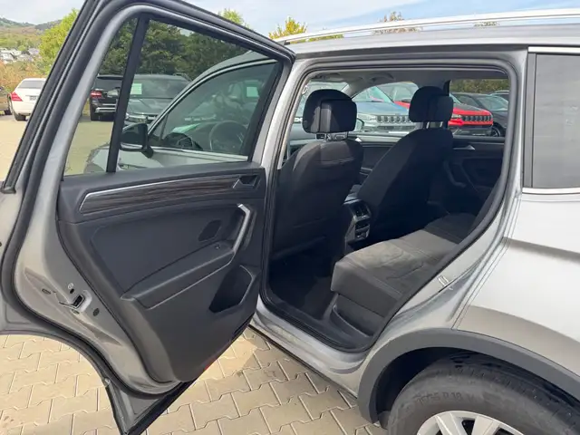 Volkswagen Tiguan Allspace view 22
