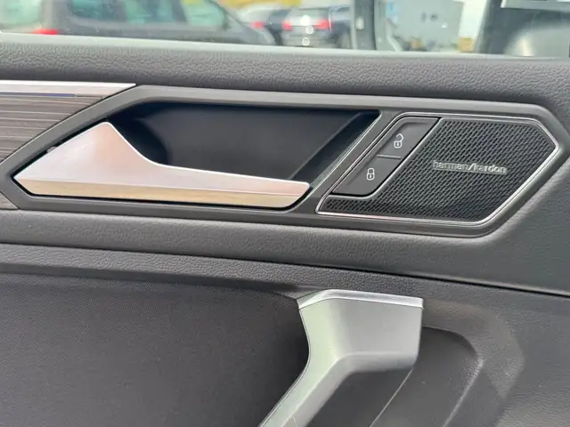 Volkswagen Tiguan Allspace view 11