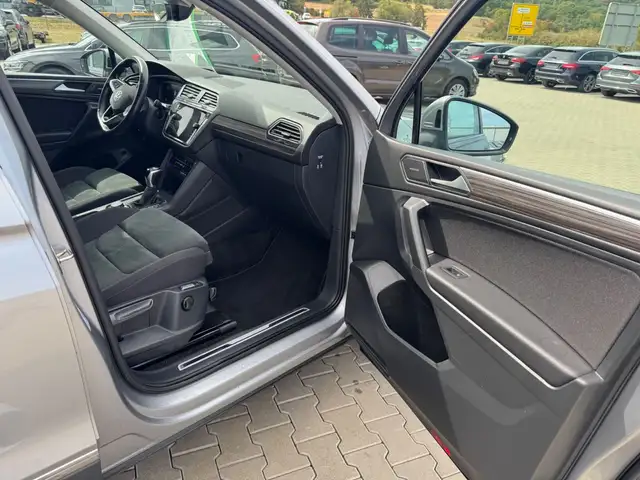 Volkswagen Tiguan Allspace view 19