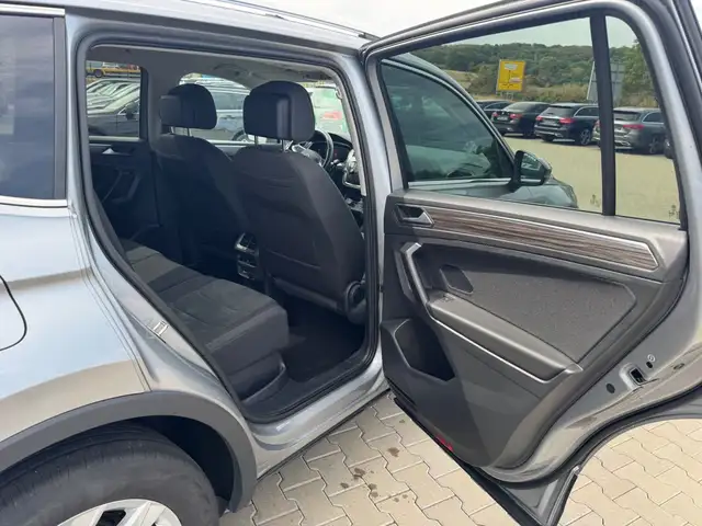 Volkswagen Tiguan Allspace view 25