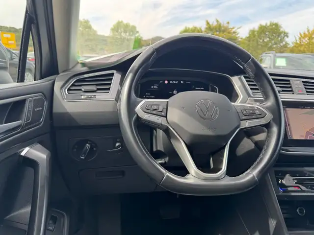 Volkswagen Tiguan Allspace view 14
