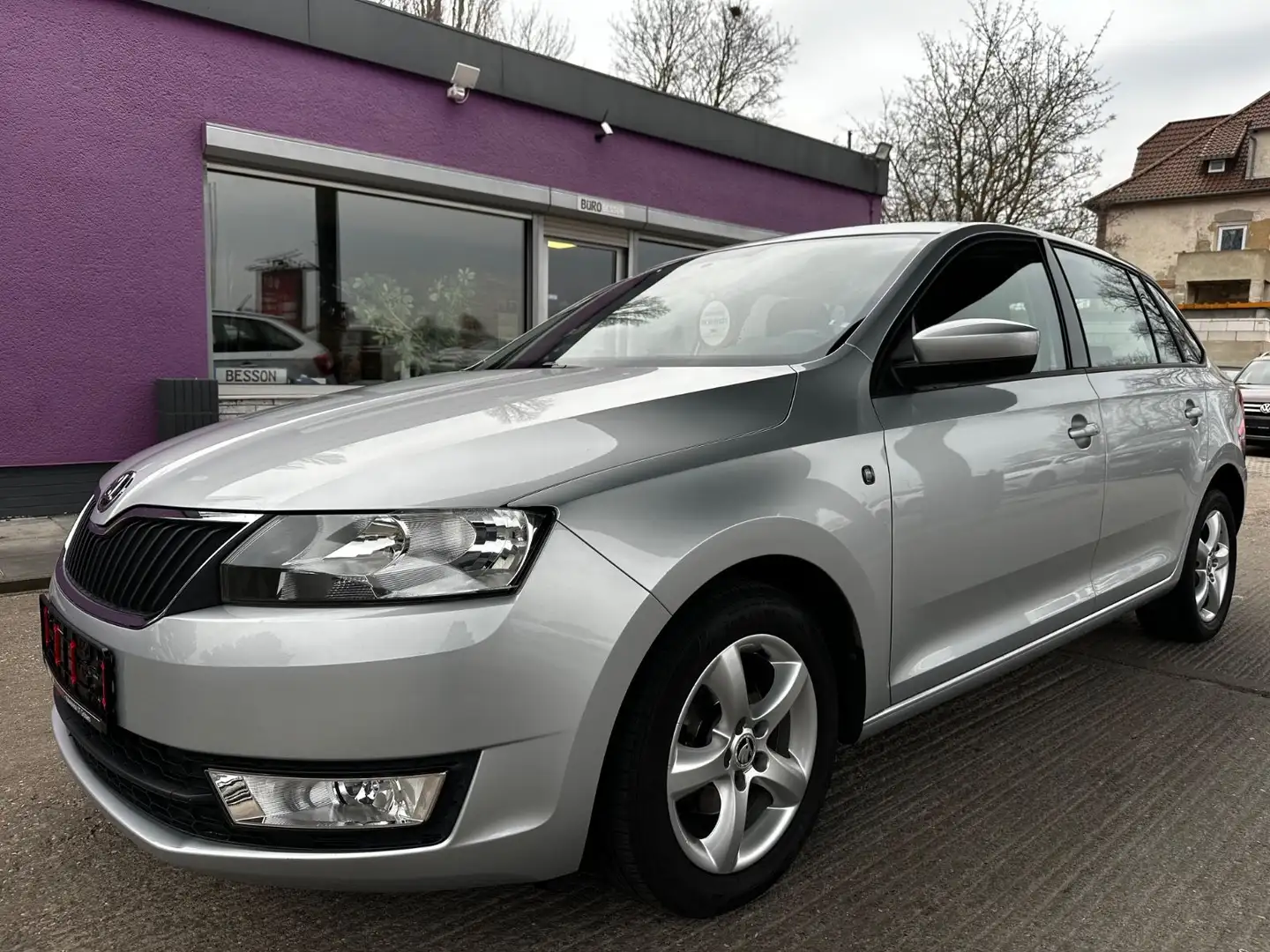Skoda Rapid/Spaceback Spaceback Ambition  "HU/AU+Service" Plateado - 1