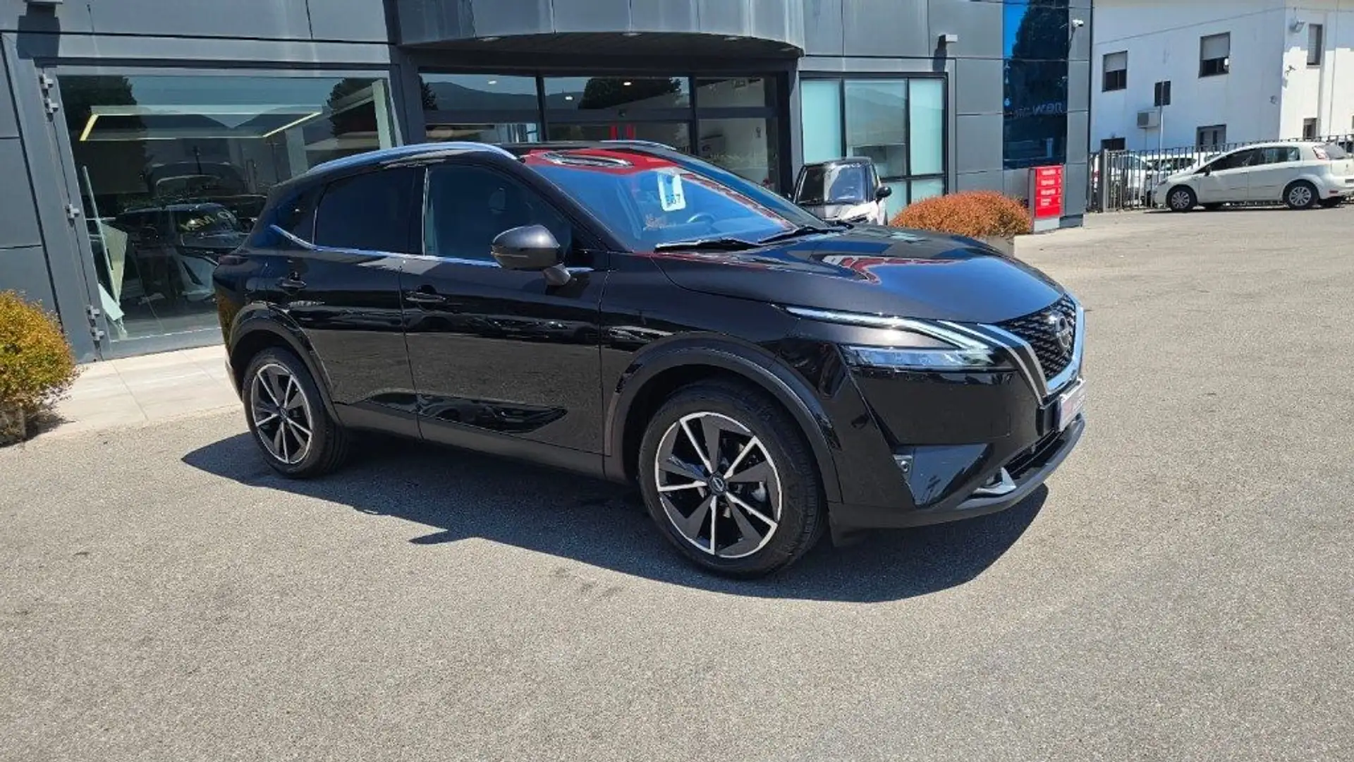Nissan Qashqai MHEV 140 CV Tekna Zwart - 2