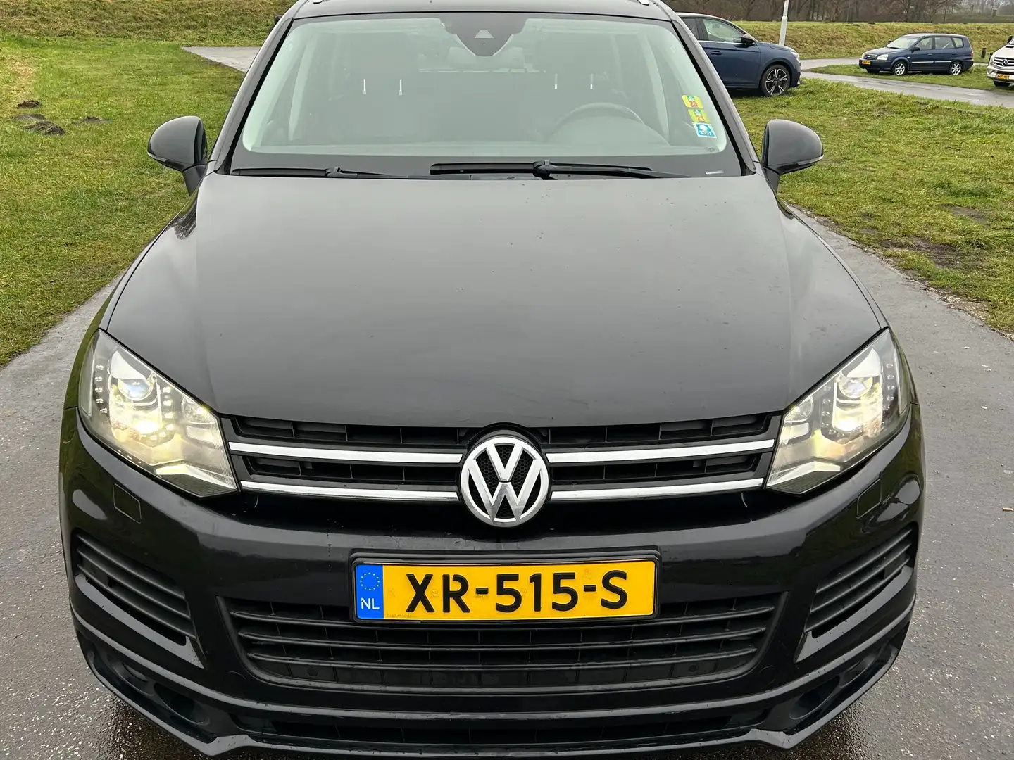 Volkswagen Touareg 3.0 TDI R-line, Luchtvering, Pano, dealeronderhoud Zwart - 2