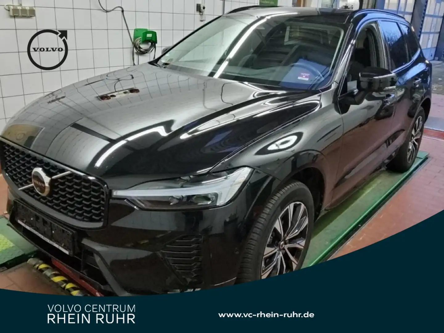 Volvo XC60 B4  Plus Dark+Pano+360°+FAP+HK Sound Schwarz - 1