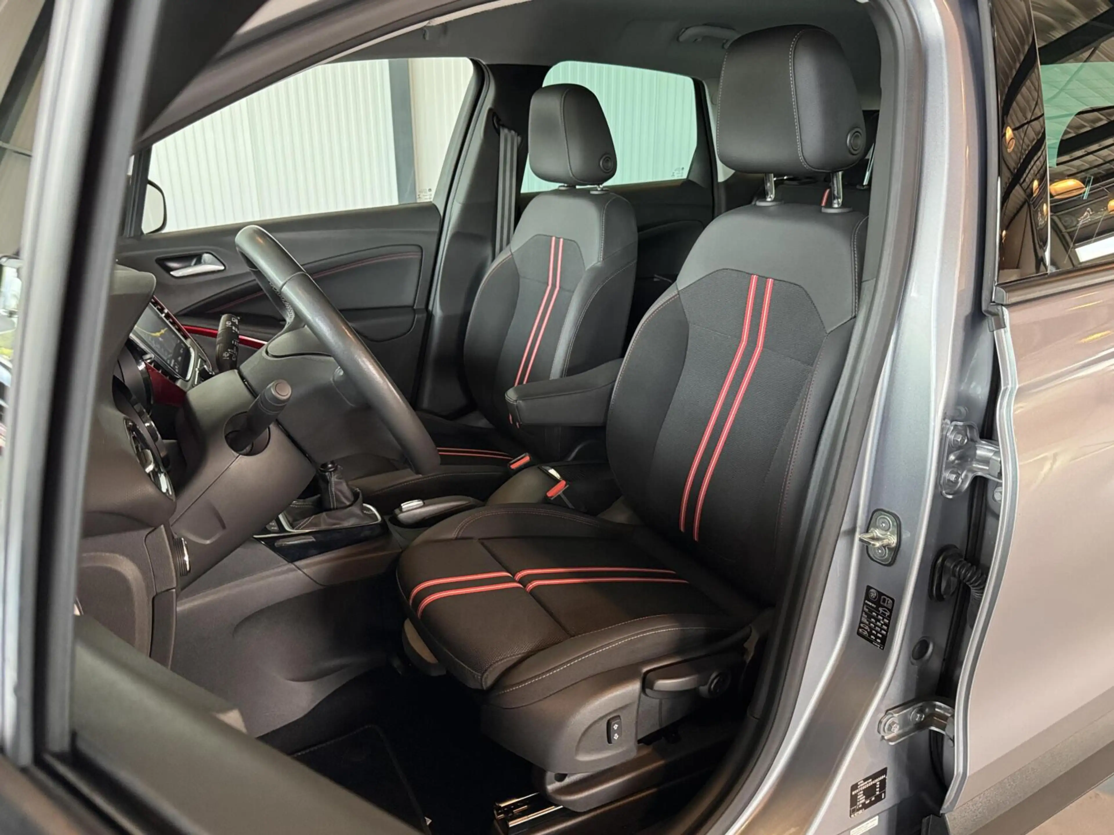 Opel Crossland 1.2 Turbo GS Line — photo 5