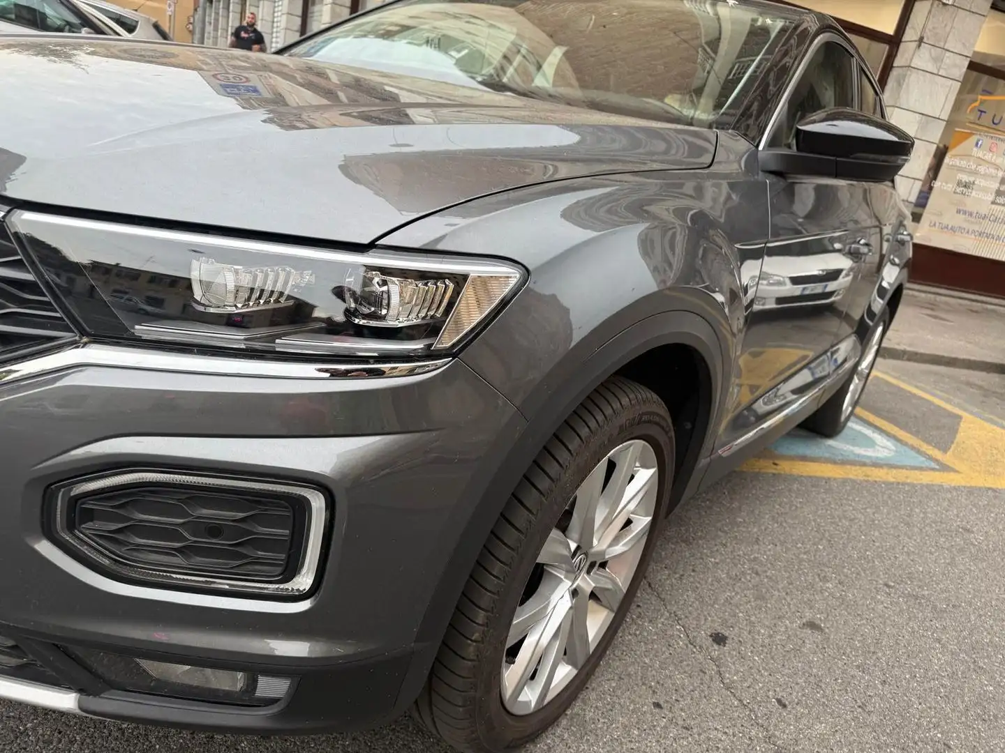 Volkswagen T-Roc 1.5 TSI STYLE 150 CV Grigio - 2
