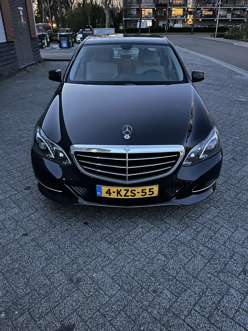 Mercedes-Benz E 250 Amb. Elegance Zwart - 1