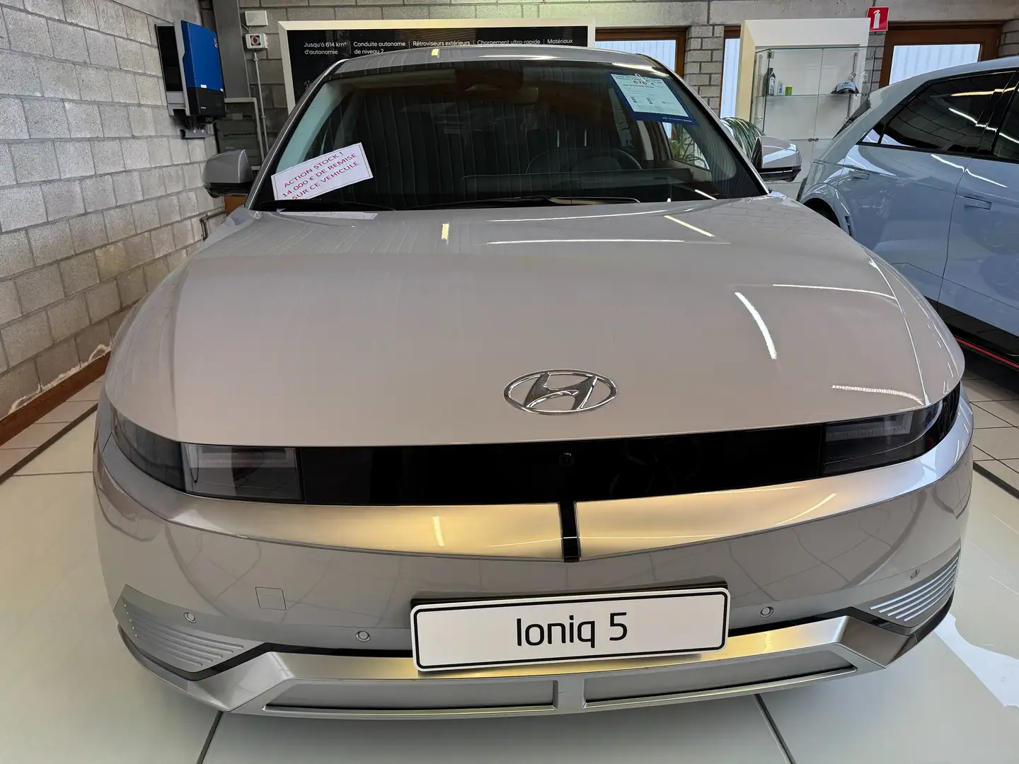 Hyundai IONIQ 5 77 kWh AWD Special Edition *NEUF*GARANTIE 5 ANS* Grijs - 2