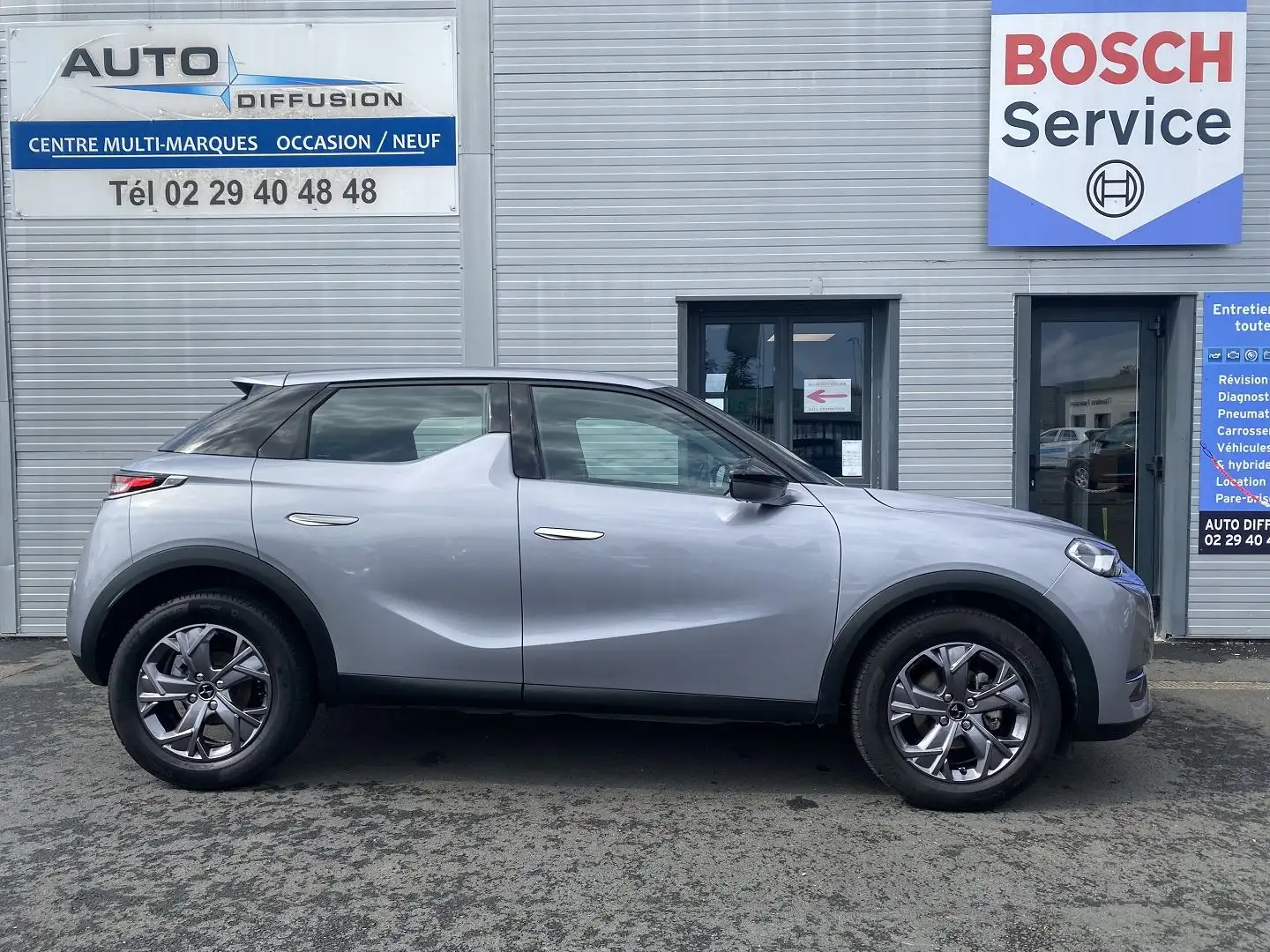 DS Automobiles DS 3 Crossback BLUEHDI 110CV BUSINESS Gris - 1