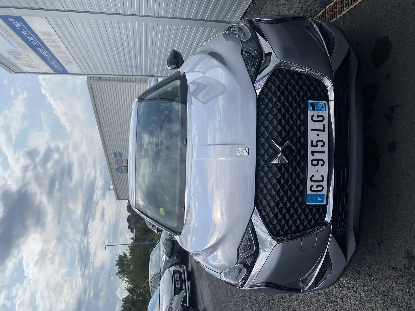 DS Automobiles DS 3 Crossback BLUEHDI 110CV BUSINESS Gris - 2