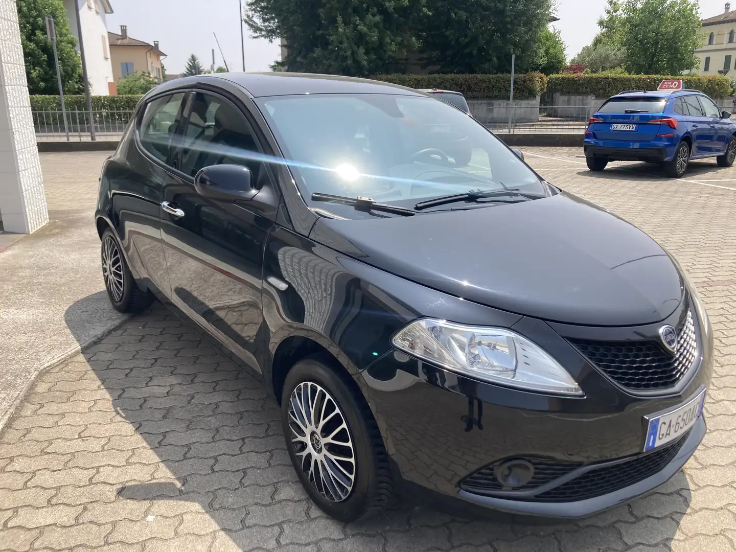 Lancia Ypsilon 1.2  69 CV 5 porte S&S platinum Nero - 1
