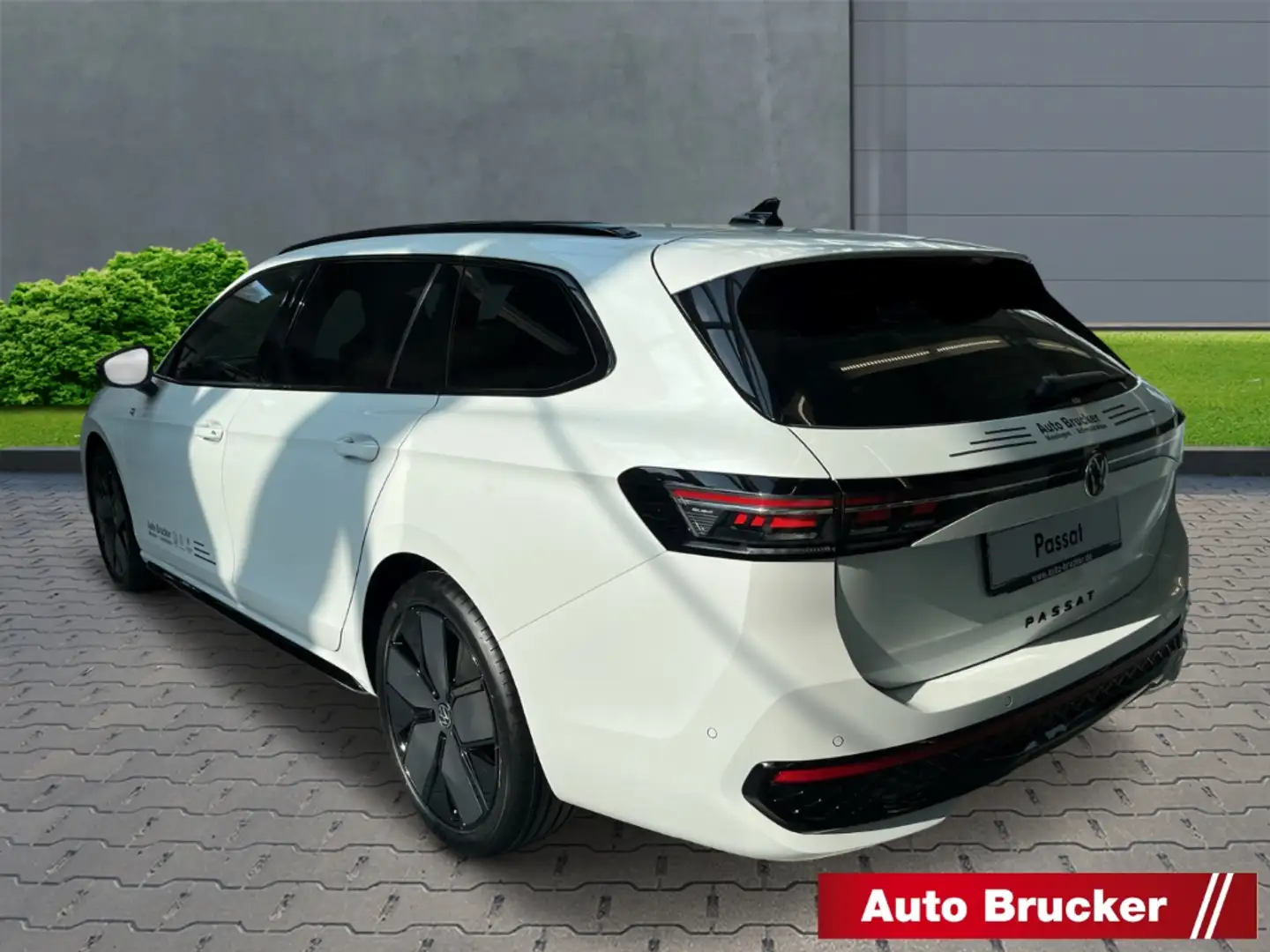 Volkswagen Passat Var. 2.0 TDI+R-line+DSG+LED+Navi+AHK+Pano+Black St Fehér - 2