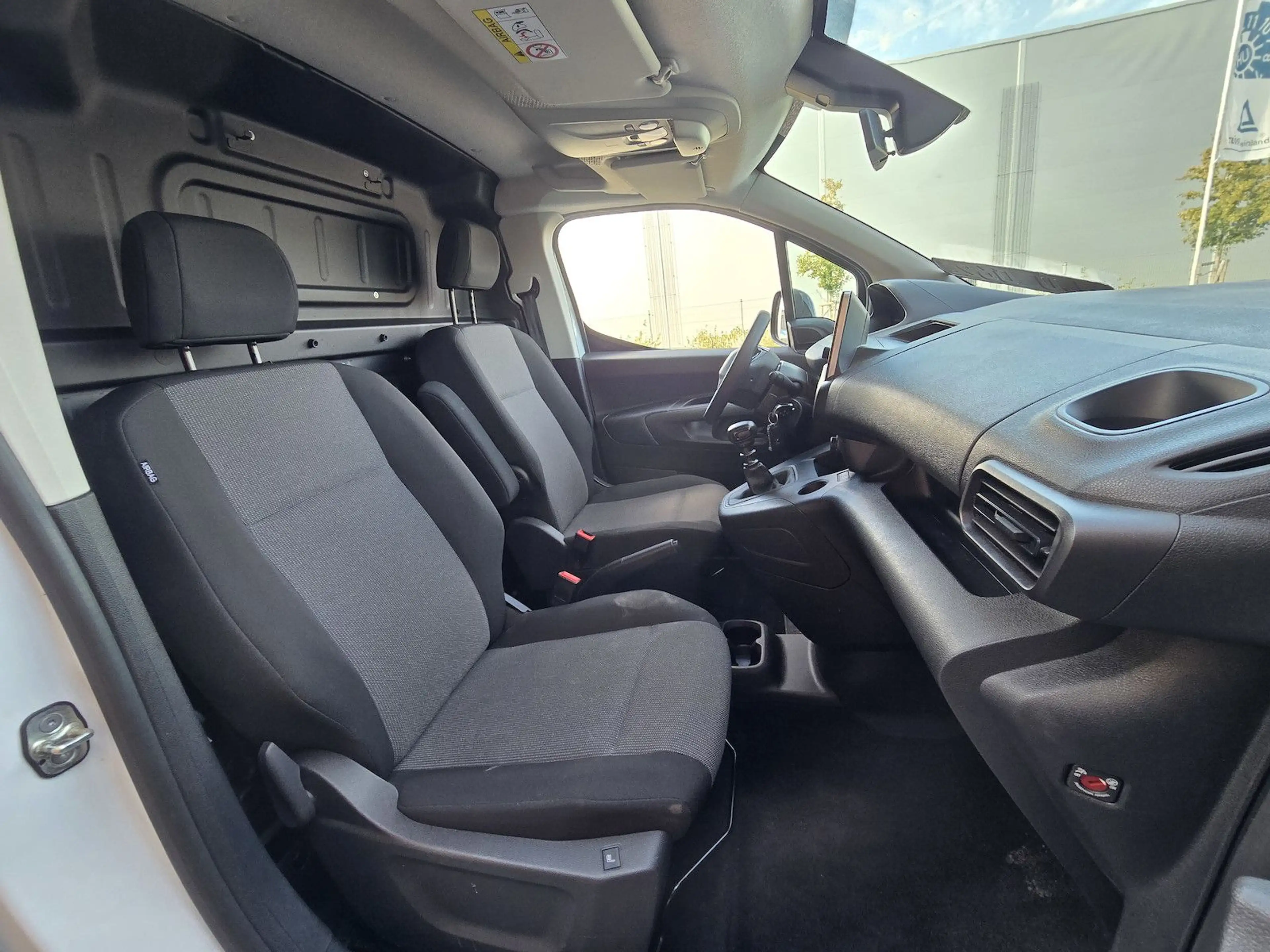 Peugeot Partner 1.5 Blue HDI Premium L2 Klima NAVI — photo 12