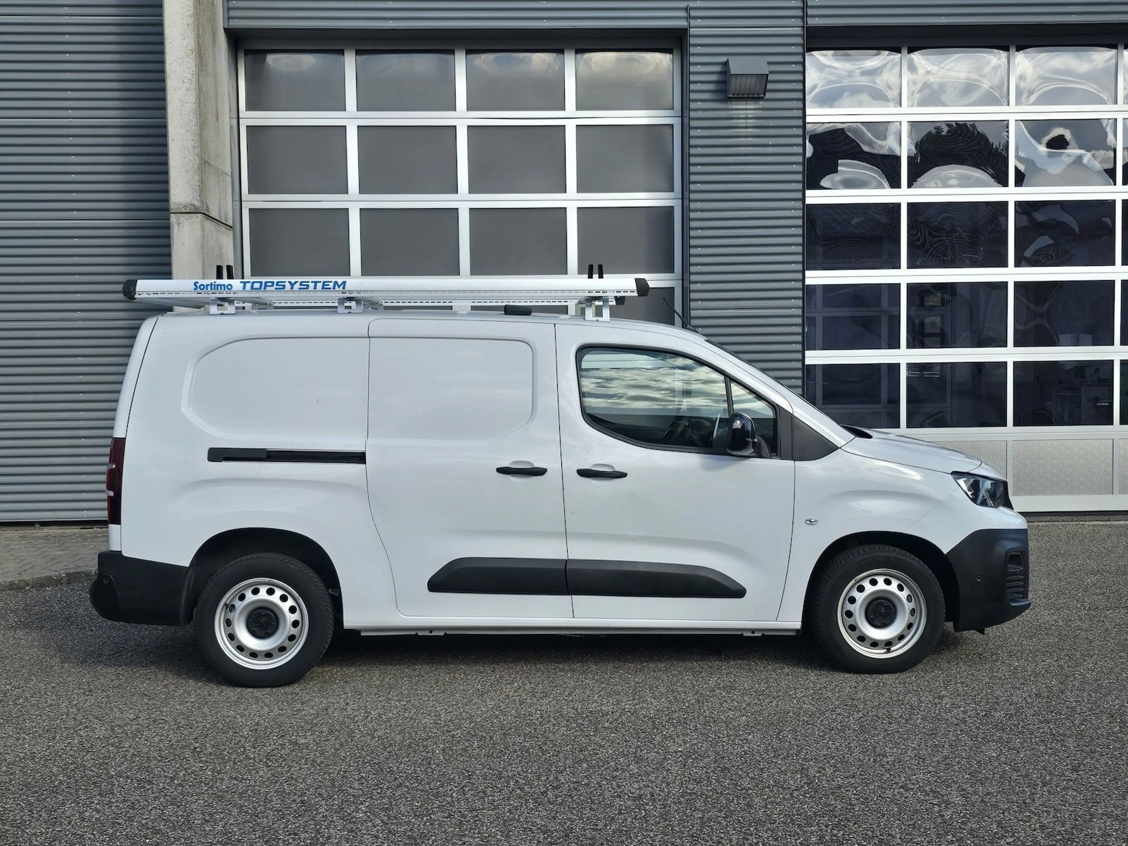 Peugeot Partner 1.5 Blue HDI Premium L2 Klima NAVI — photo 3