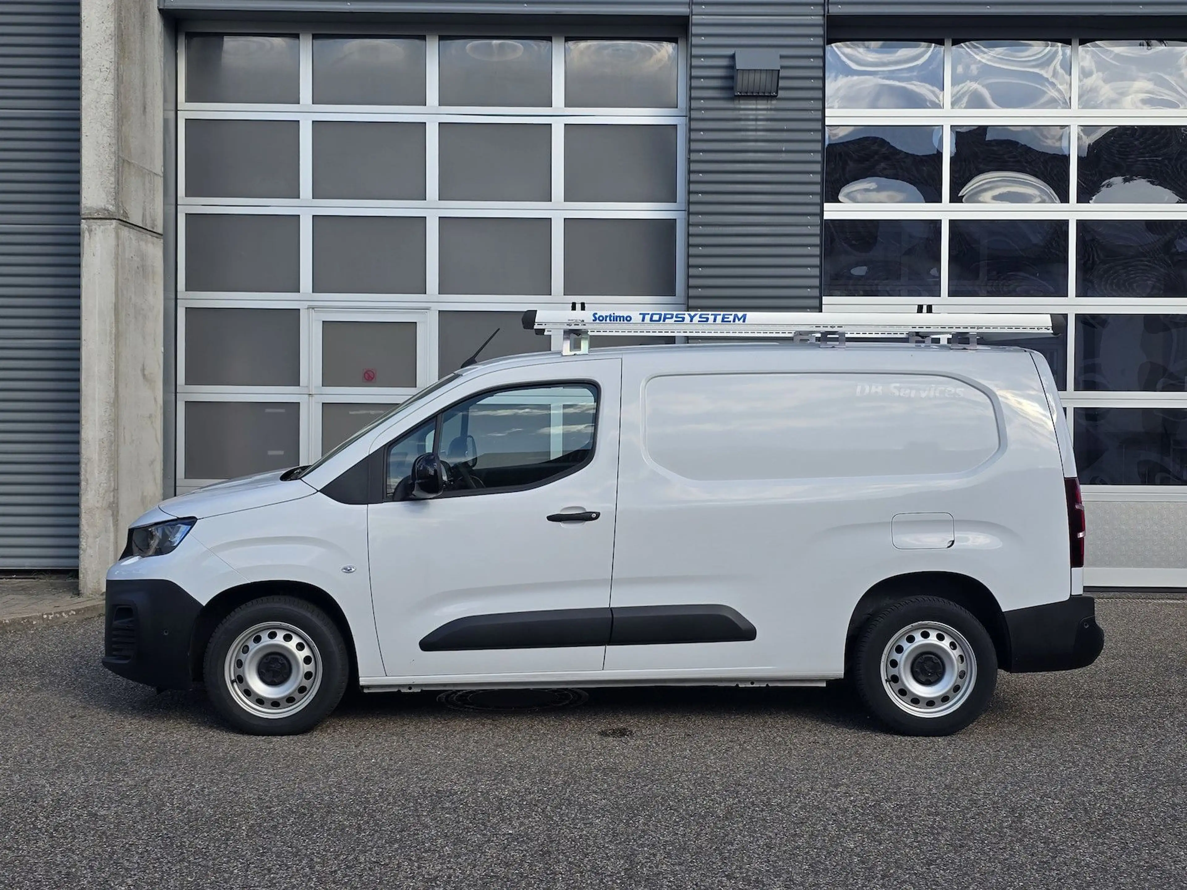 Peugeot Partner 1.5 Blue HDI Premium L2 Klima NAVI — photo 2