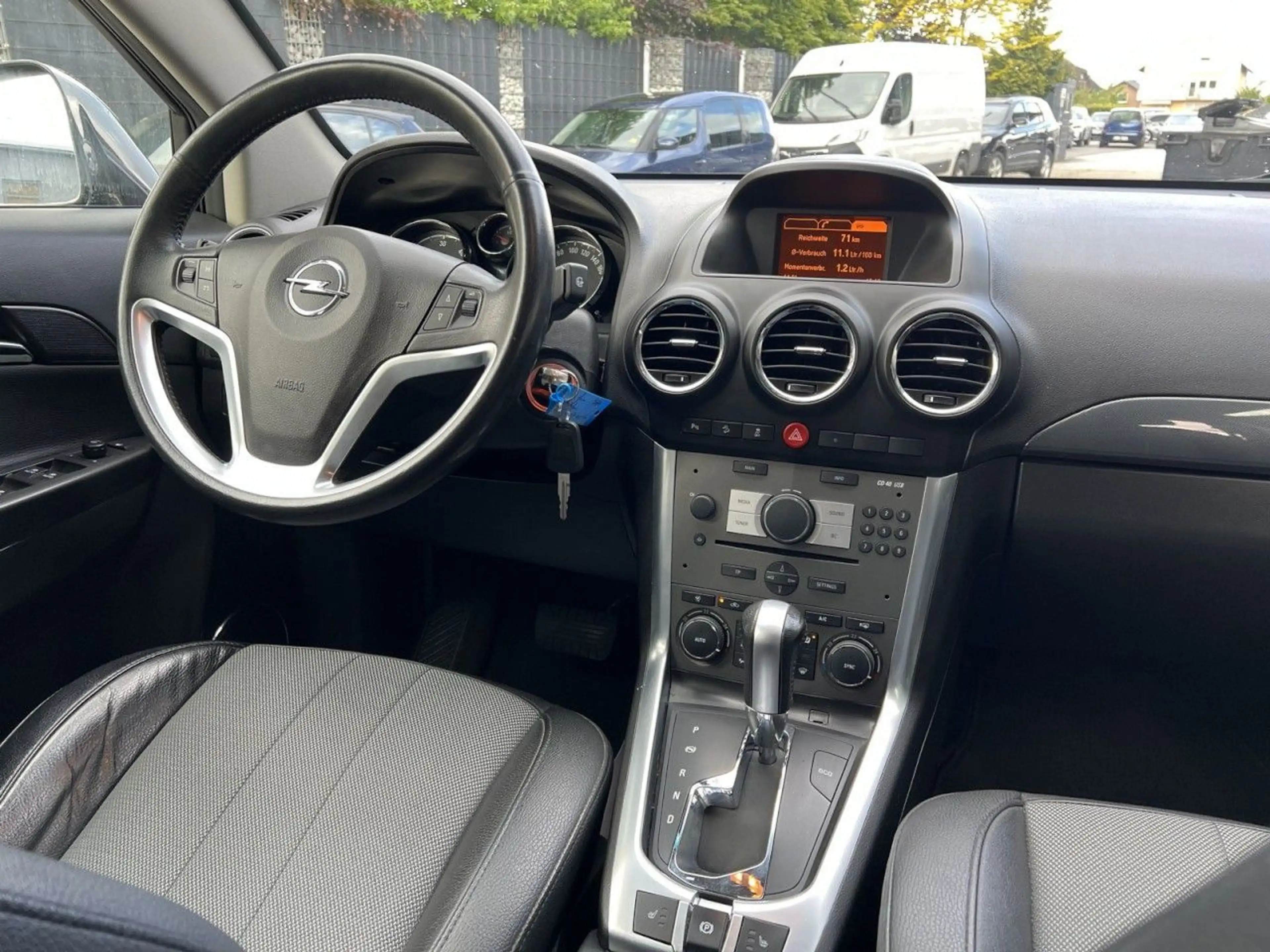 Opel Antara Design Edition 4x2*Automatik*AHK*PDC* — photo 9