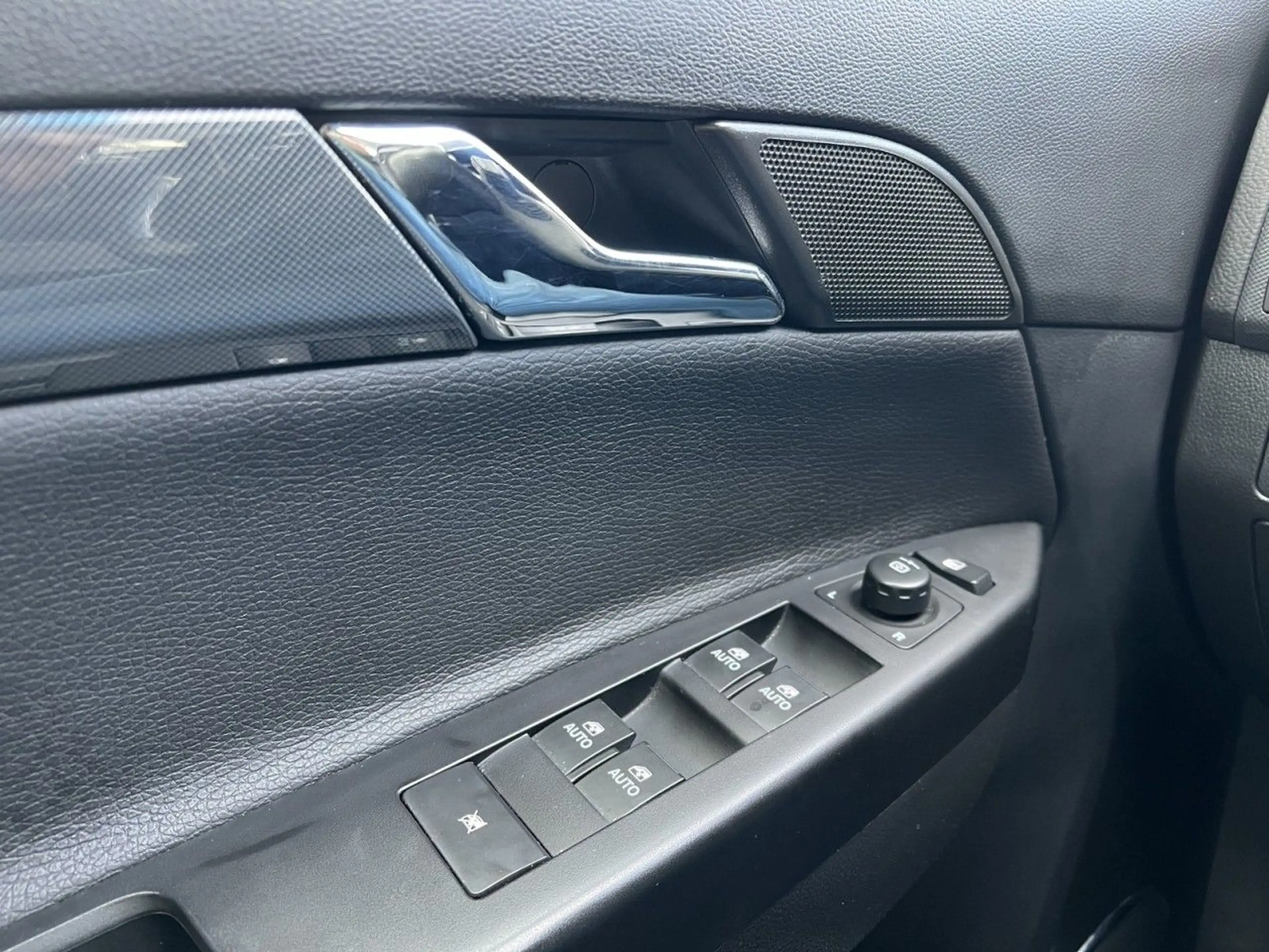 Opel Antara Design Edition 4x2*Automatik*AHK*PDC* — photo 11