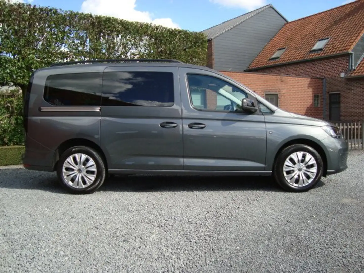 Volkswagen Caddy Maxi 1.5 TSI 115pk DSG Dubb. Cab. Drive uitvoering Gris - 2