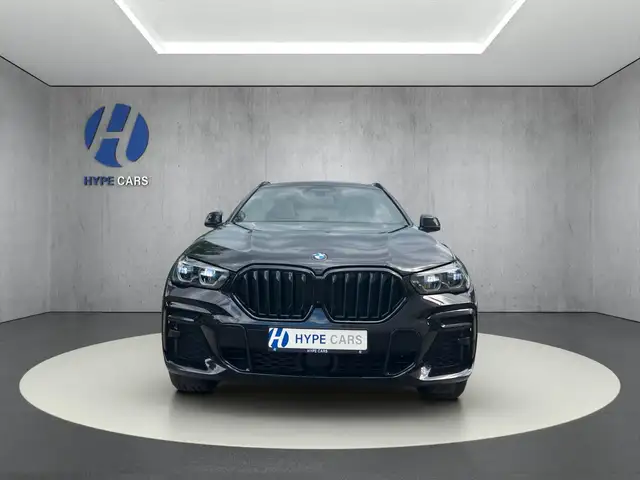 BMW X6 view 2