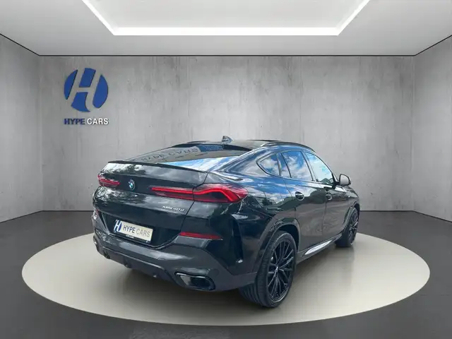BMW X6 view 4