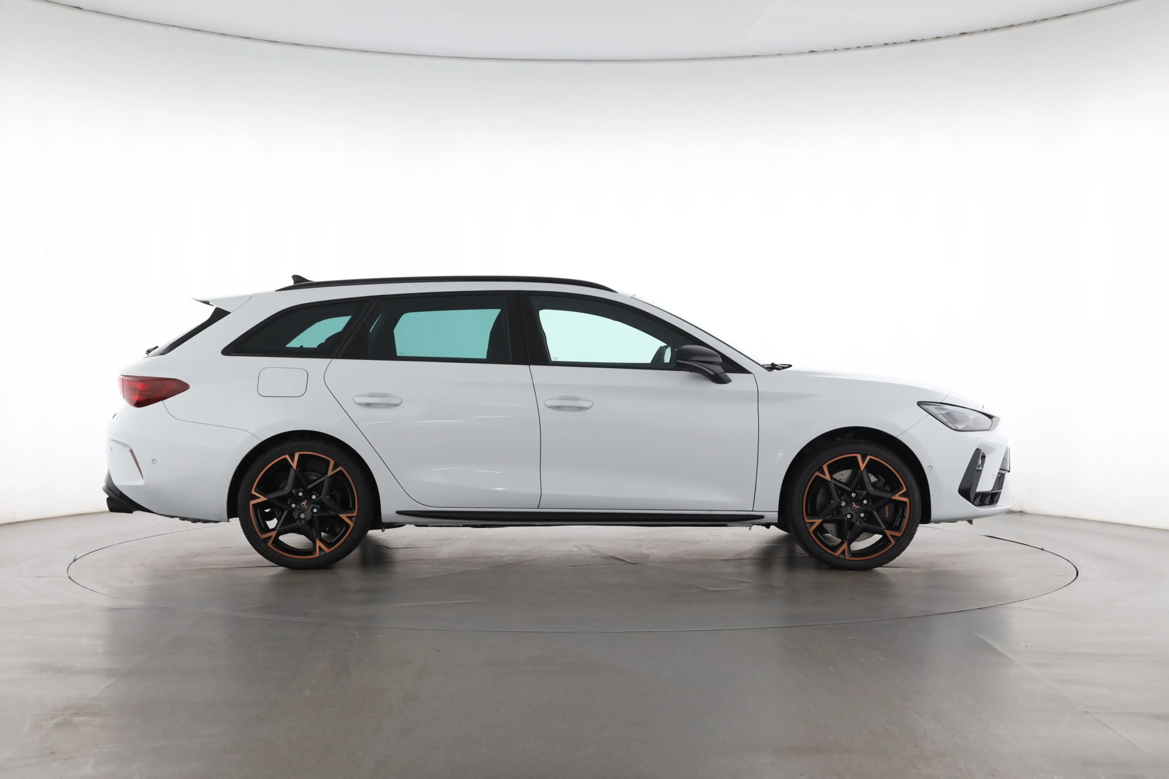 CUPRA Leon Sportstourer 2.0 TSI DSG 4Drive VZ | AHK | Sennhei — photo 7