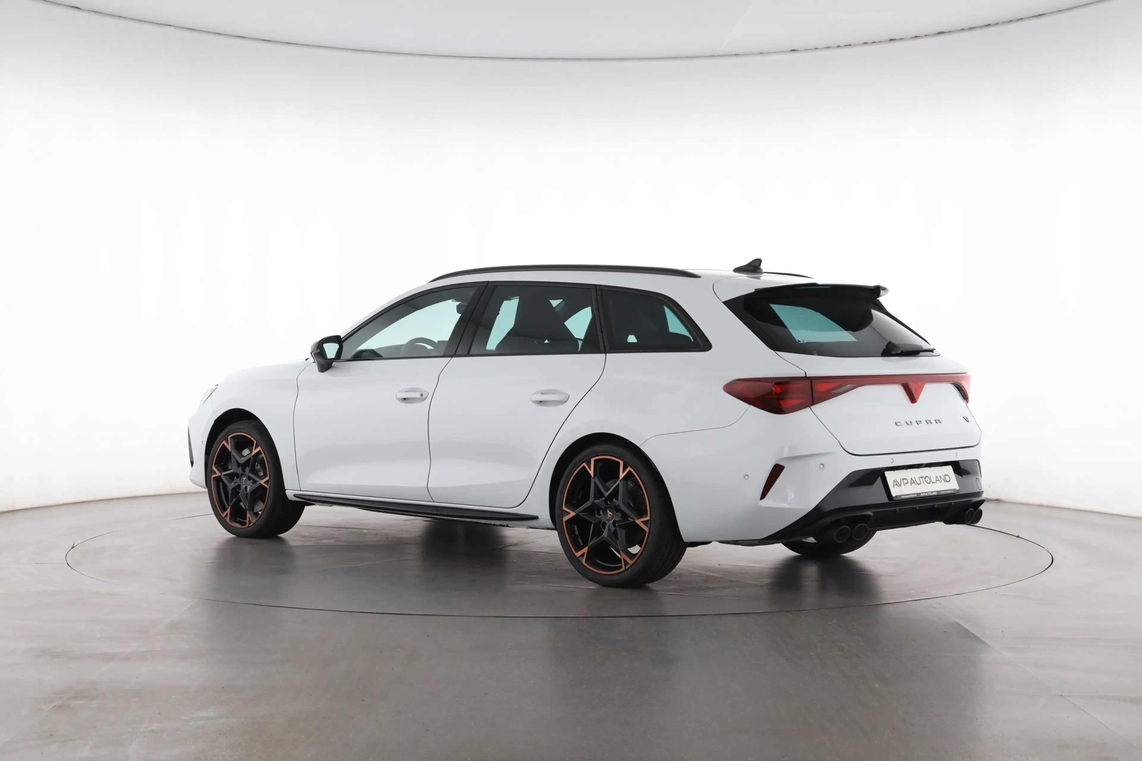 CUPRA Leon Sportstourer 2.0 TSI DSG 4Drive VZ | AHK | Sennhei — photo 4