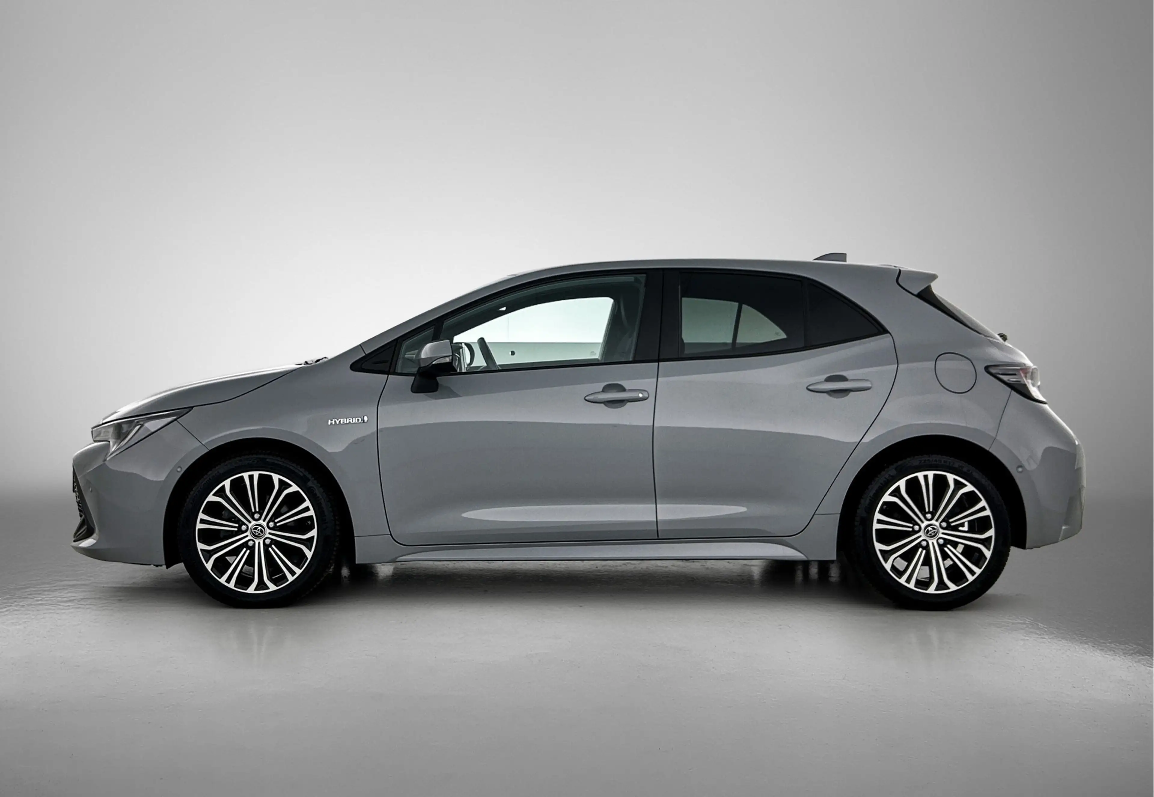 Toyota Corolla 1.8 Hybrid Dynamic — photo 3