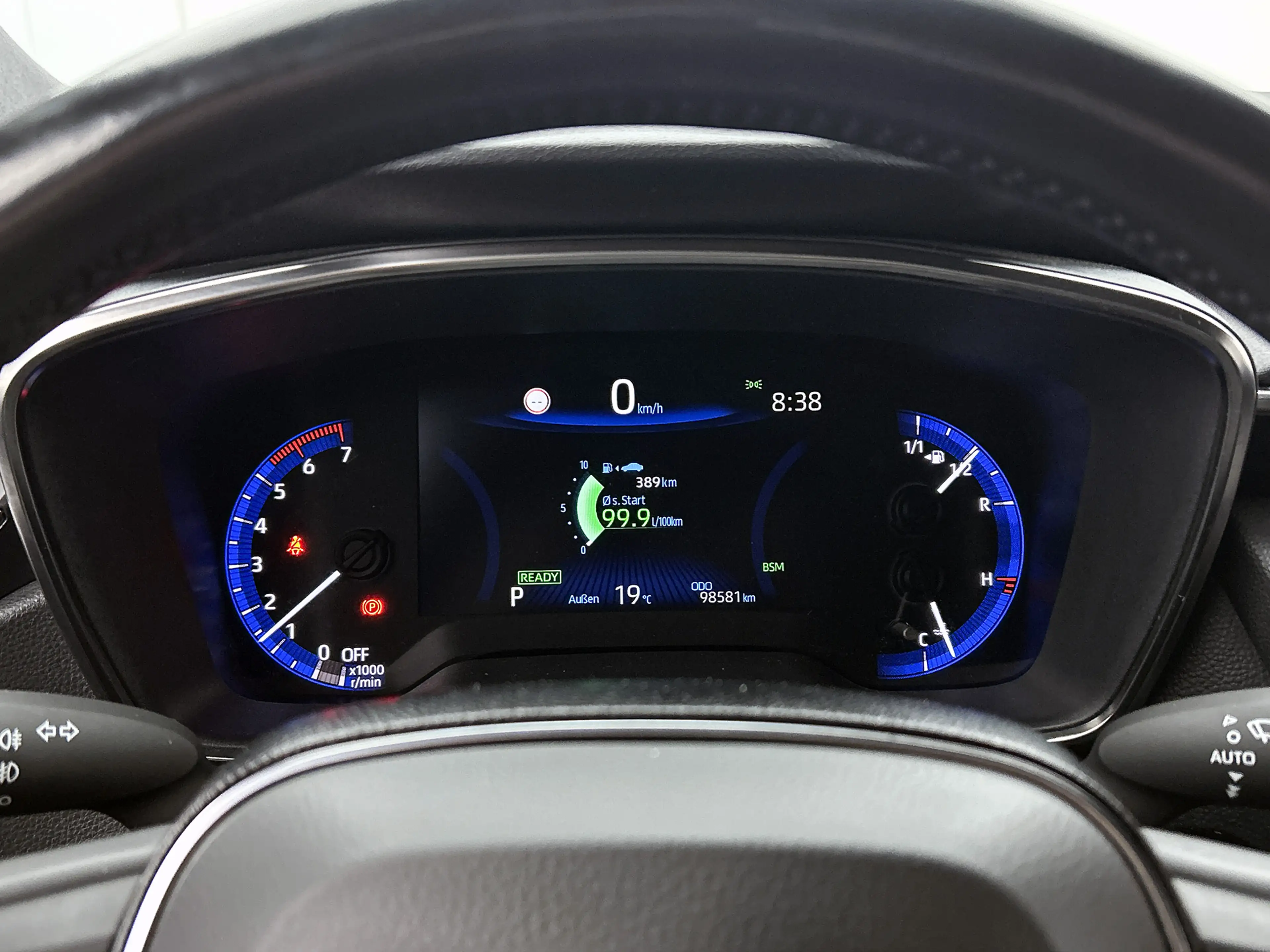 Toyota Corolla 1.8 Hybrid Dynamic — photo 5