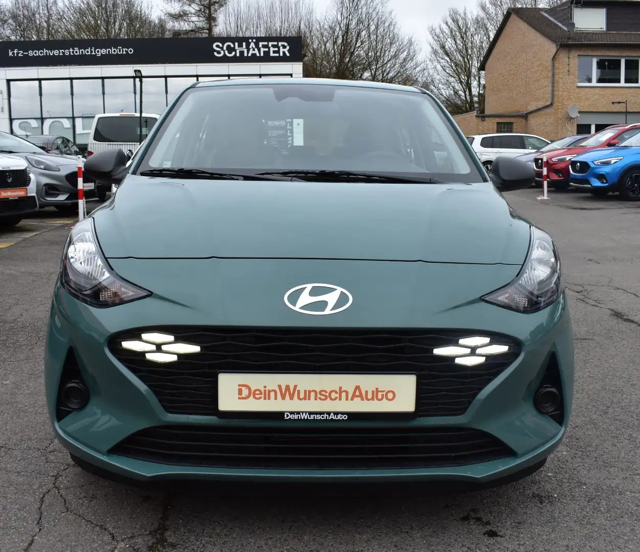 Hyundai i10 1.0 Automatik MJ25 Navi Kamera PDC SOFORT Grün - 2