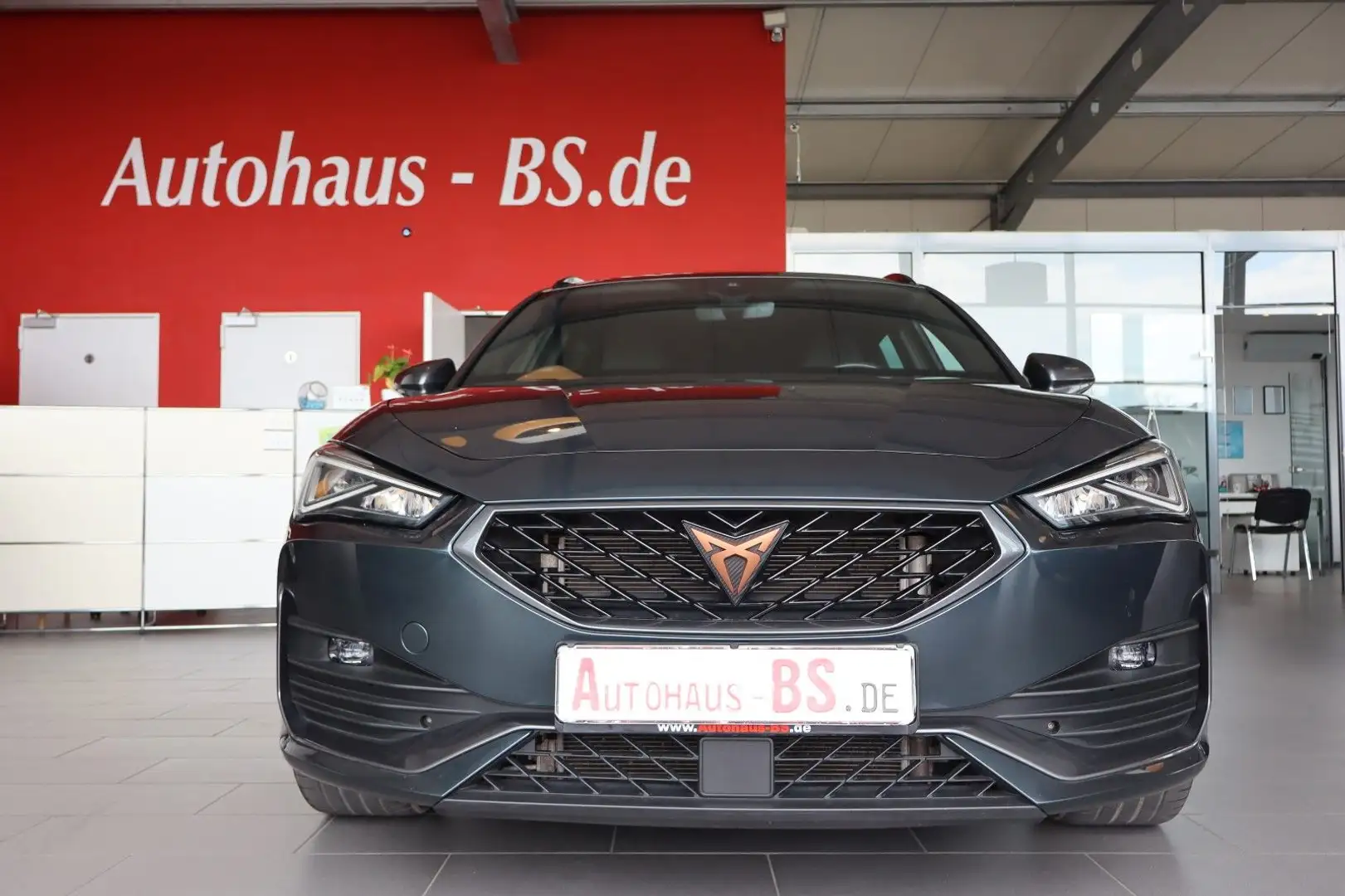 CUPRA Leon Sportstourer VZ 1.4 e-Hybrid,PDC,NaviLED1Hd Grijs - 2