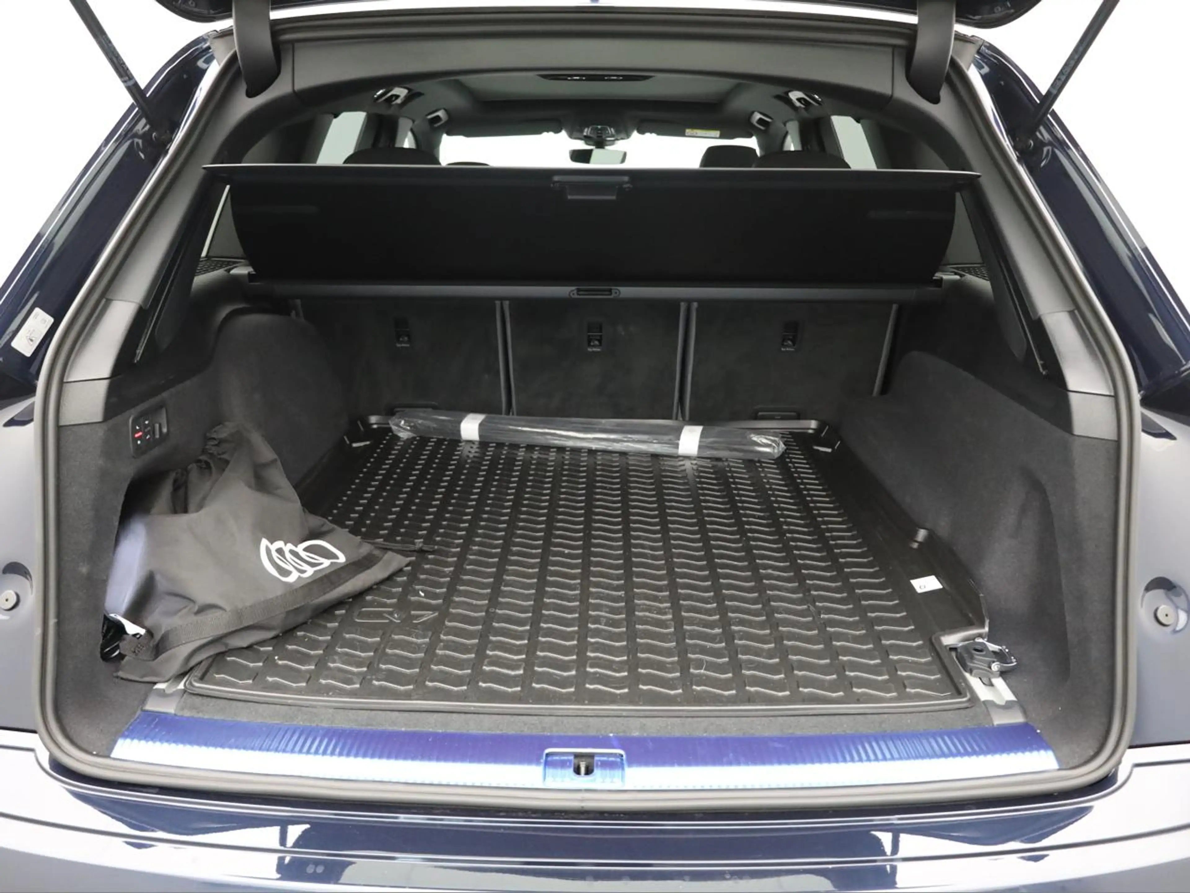 Audi Q7 S-LINE 60 TFSIe 490 PK TIPTRONIC QUATTRO — photo 10