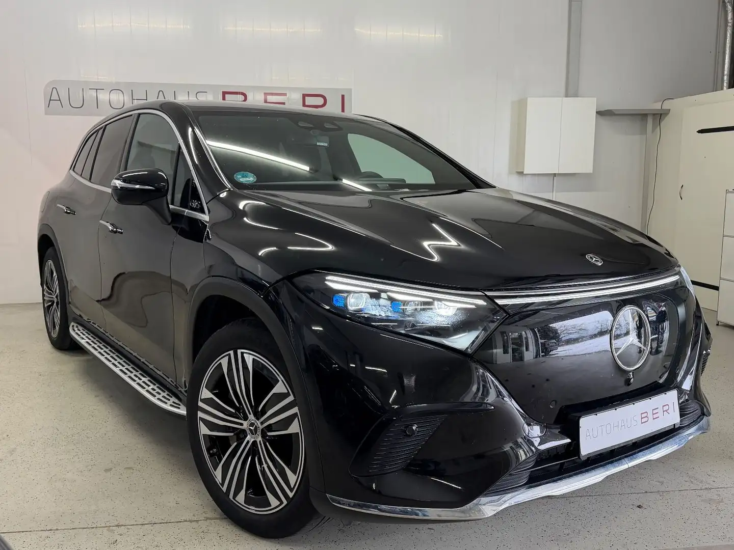 Mercedes-Benz EQS SUV 450 4M AIRMATIC Dist.Plus Pano AHK 360° Noir - 1