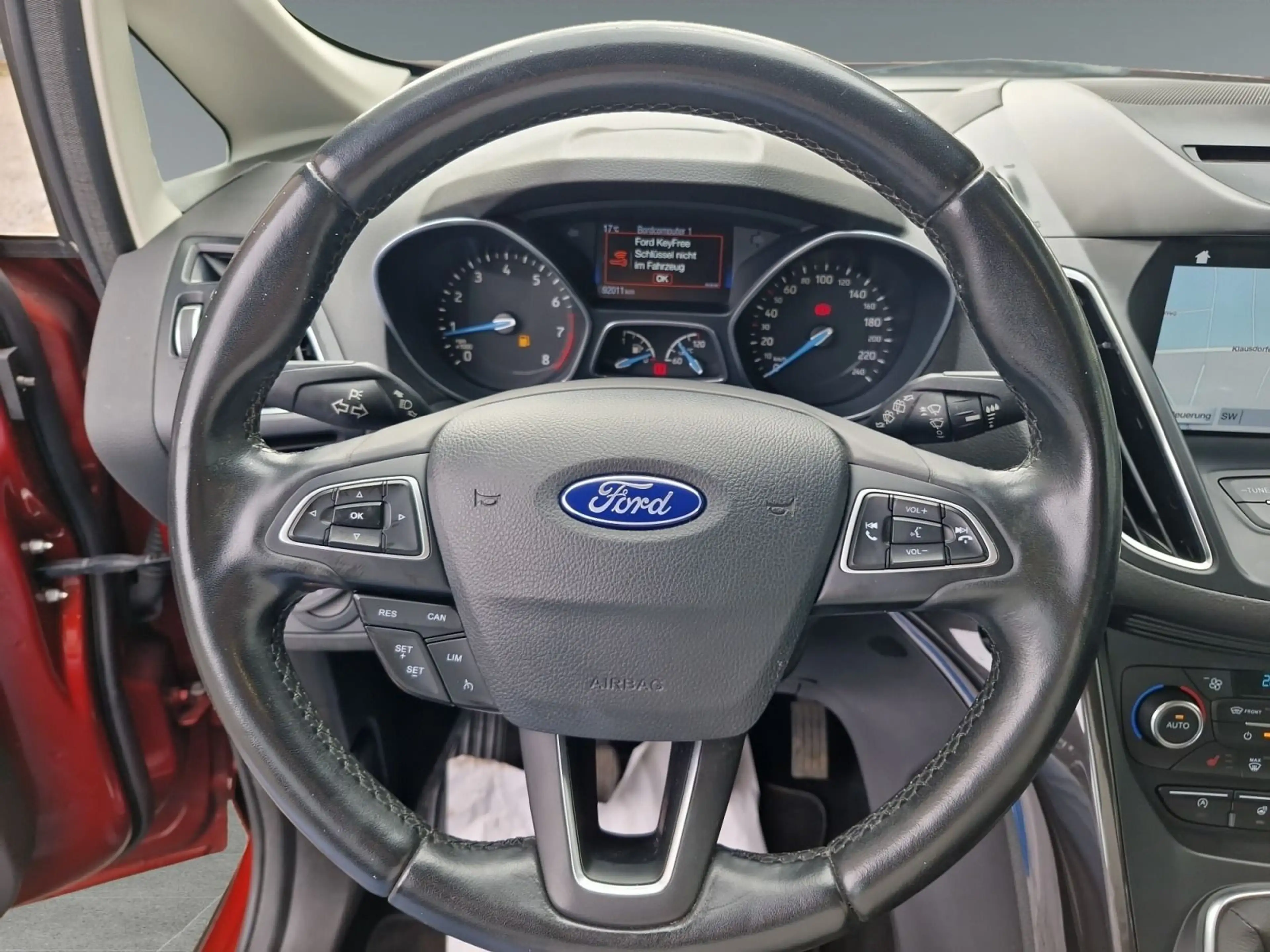 Ford C-Max 1.0 EcoBoost Titanium — photo 12