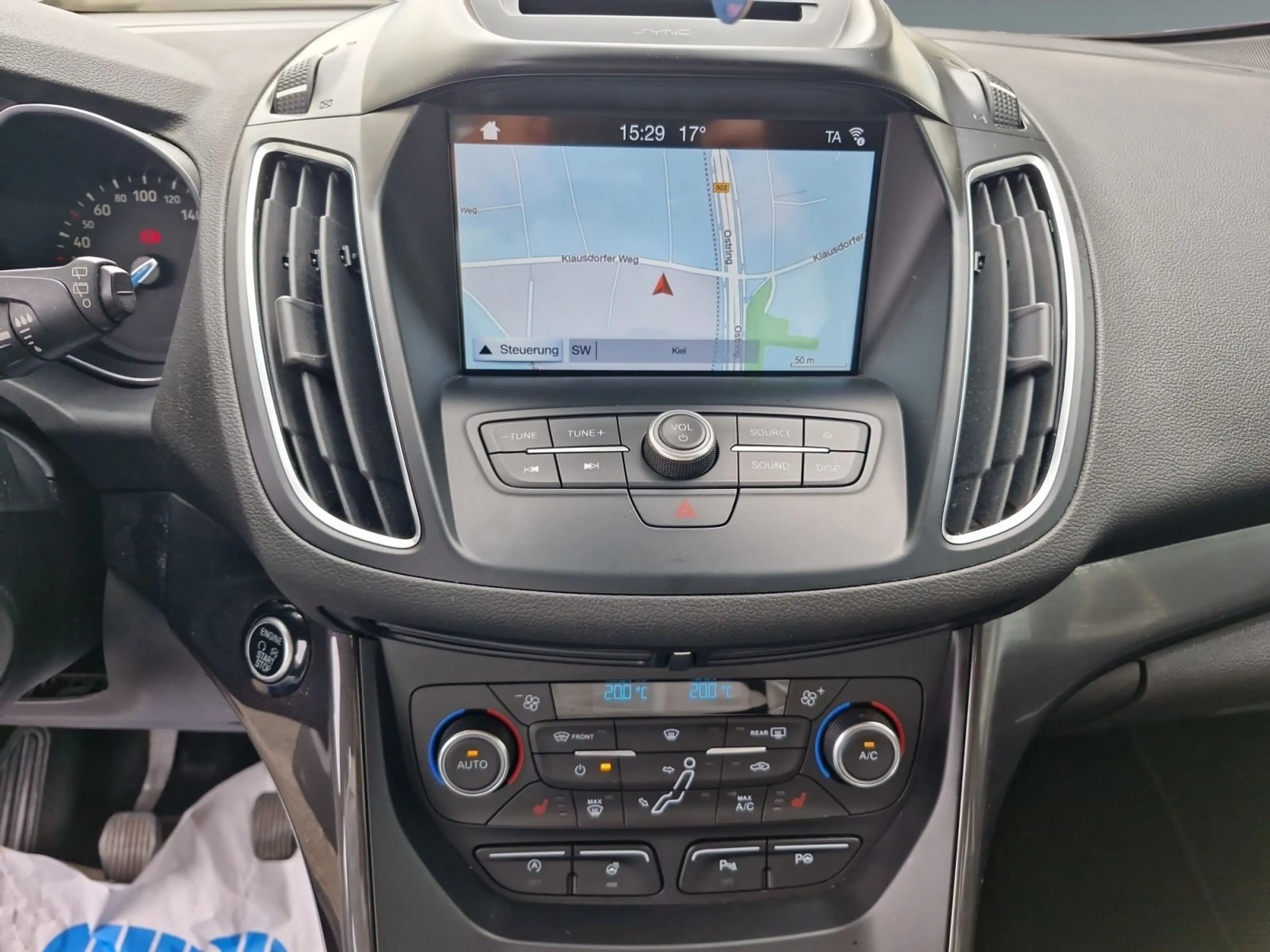 Ford C-Max 1.0 EcoBoost Titanium — photo 11