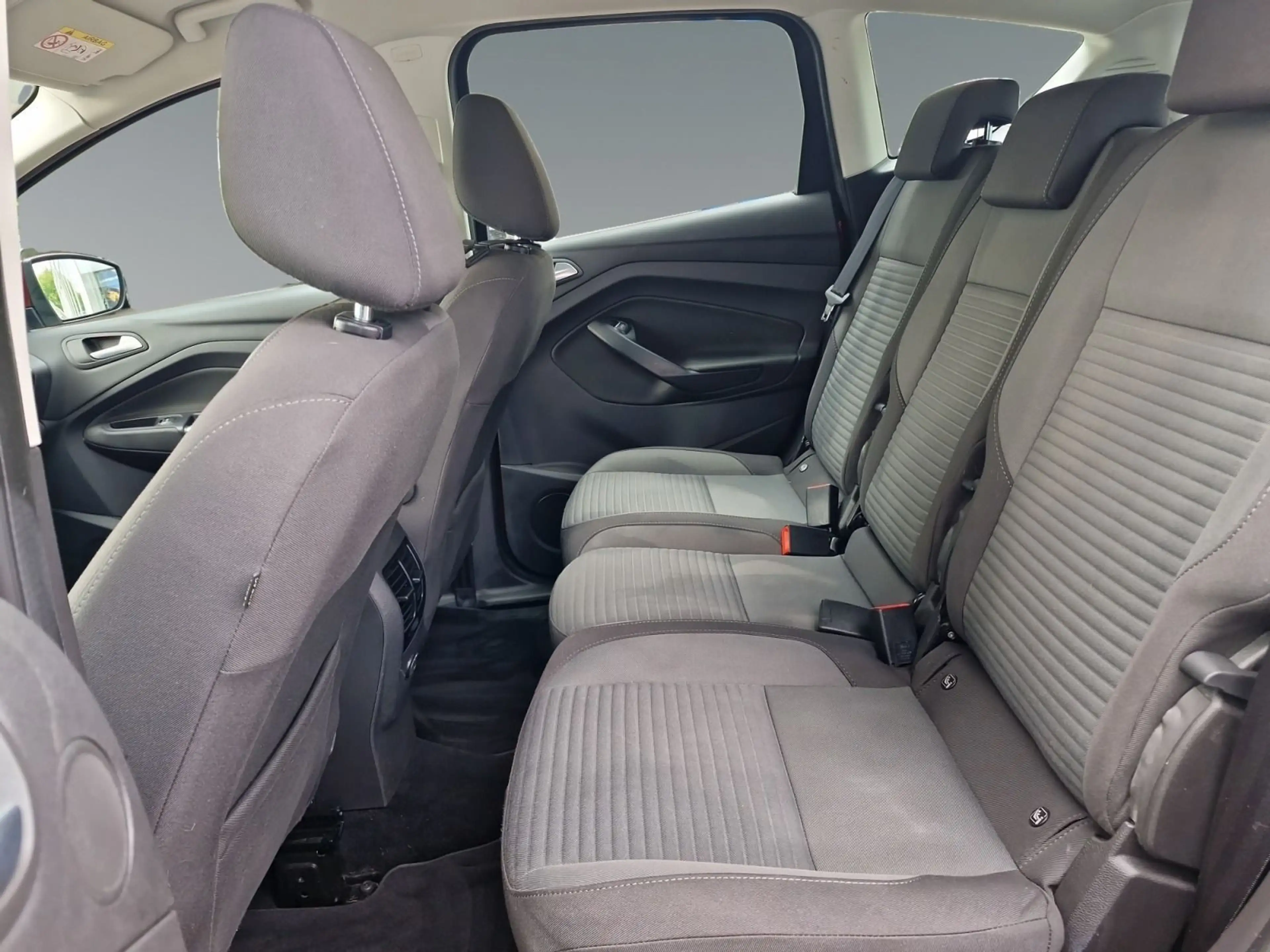 Ford C-Max 1.0 EcoBoost Titanium — photo 13