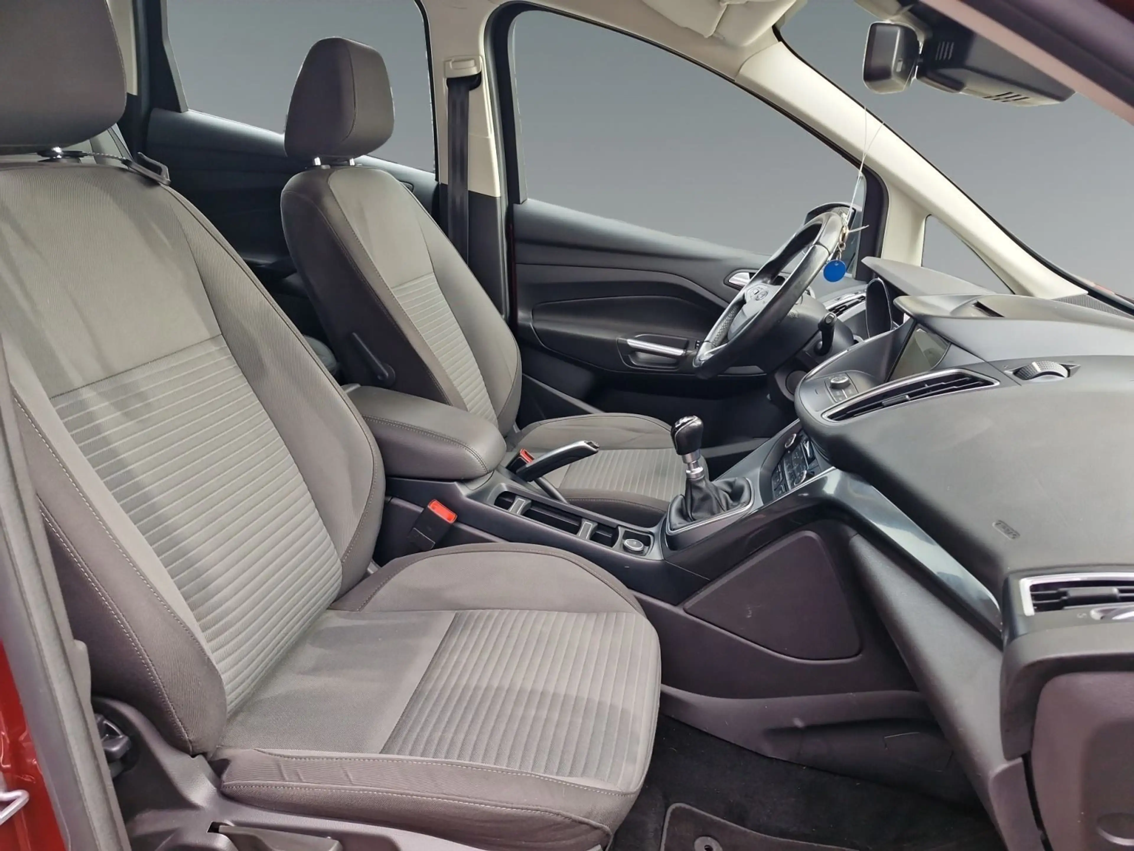 Ford C-Max 1.0 EcoBoost Titanium — photo 15