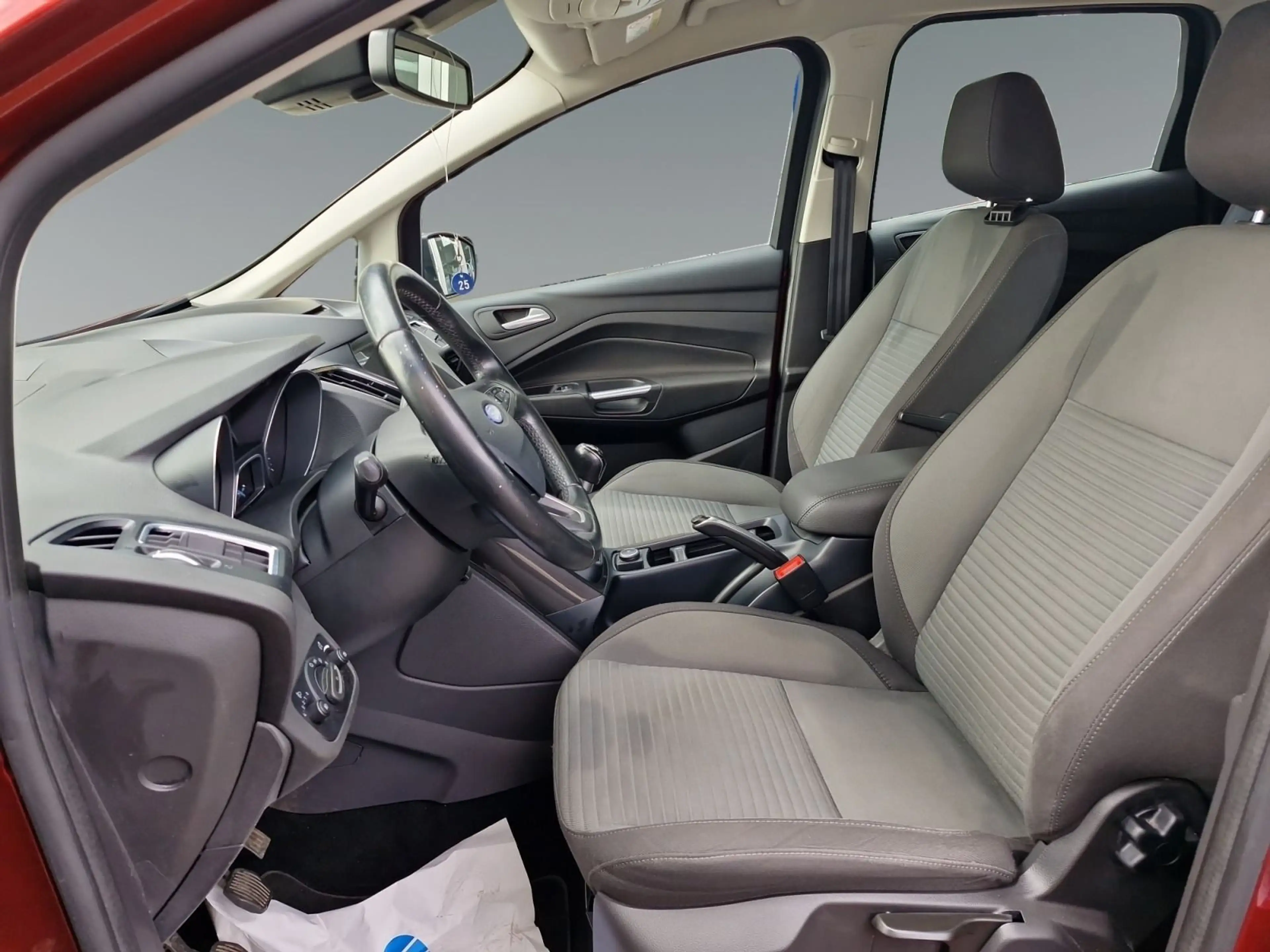 Ford C-Max 1.0 EcoBoost Titanium — photo 9