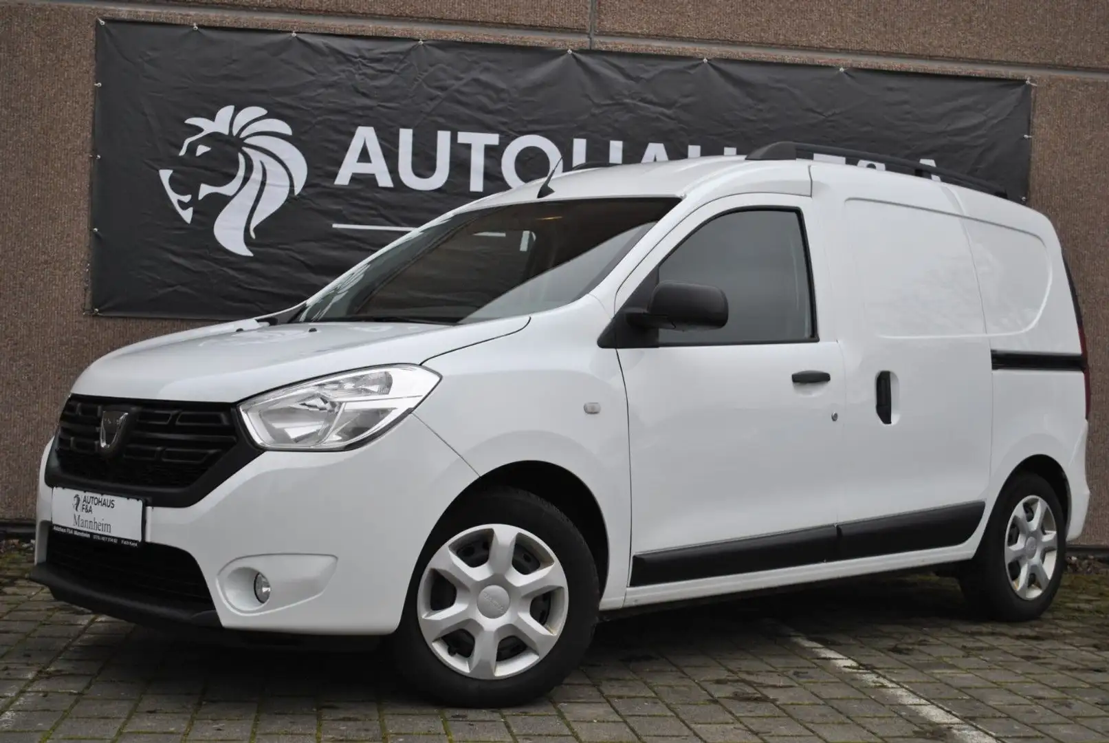 Dacia Dokker Express 1.Hand Klima AHK 2x Schiebetür Weiß - 1