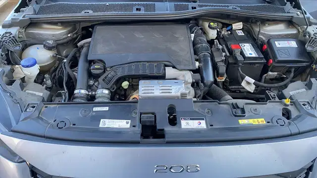 Peugeot 208 view 15