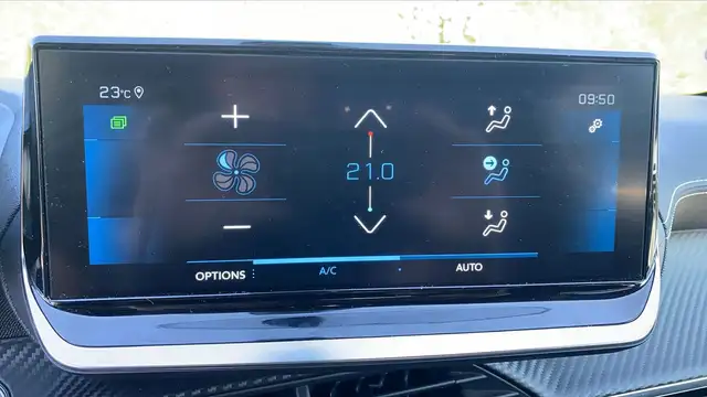 Peugeot 208 view 13