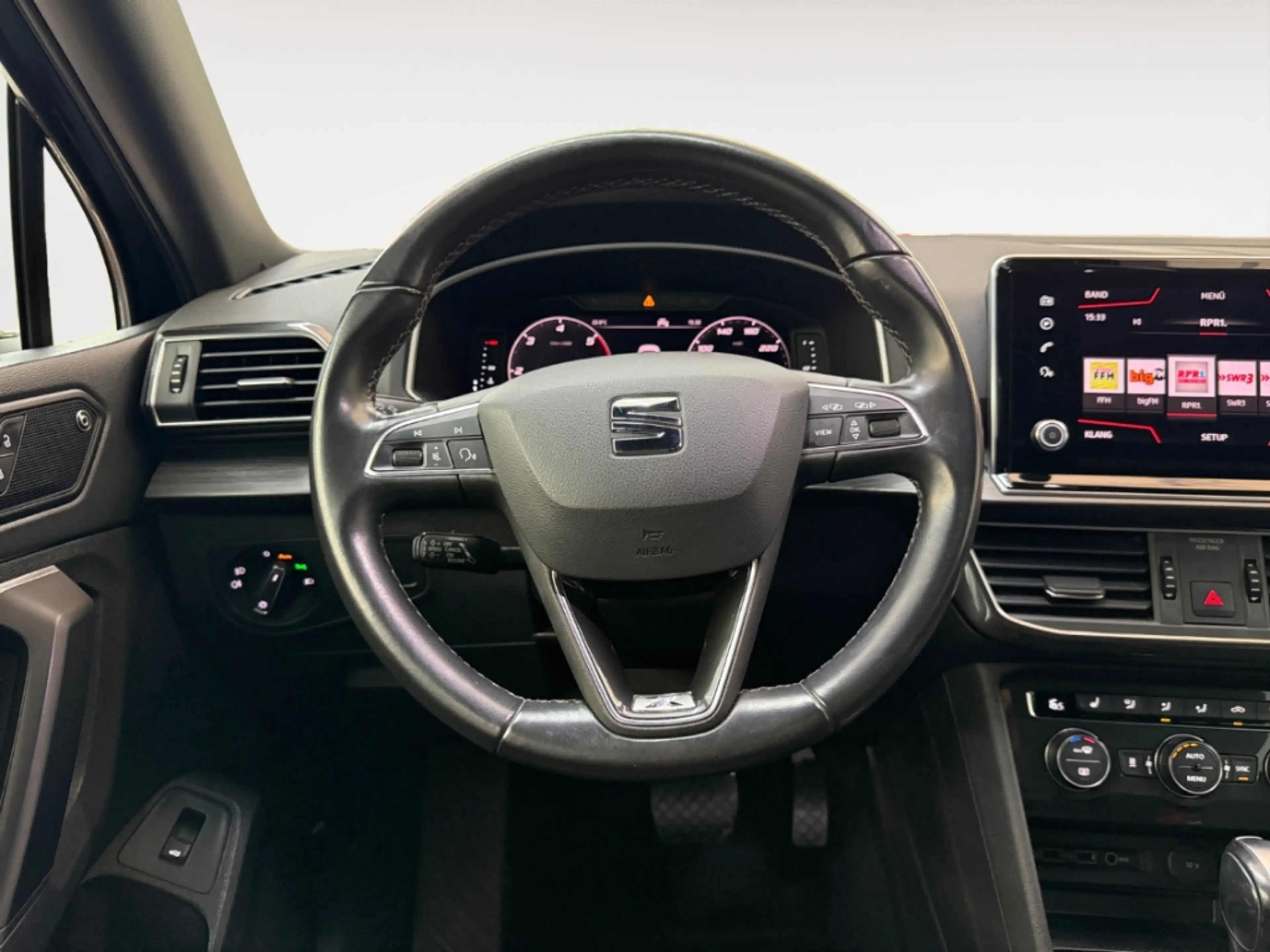 SEAT Tarraco Xcellence 4Drive AUTOMATIK NAV LED AHK DIG-DISPLAY — photo 14
