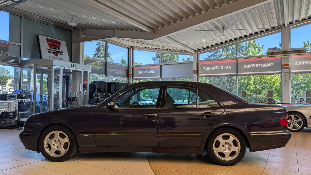 Mercedes-Benz E 280 AVANTGARDE Schiebedach Multikontursitze Xenon Anhängerkupplung Parktronic, foto 5