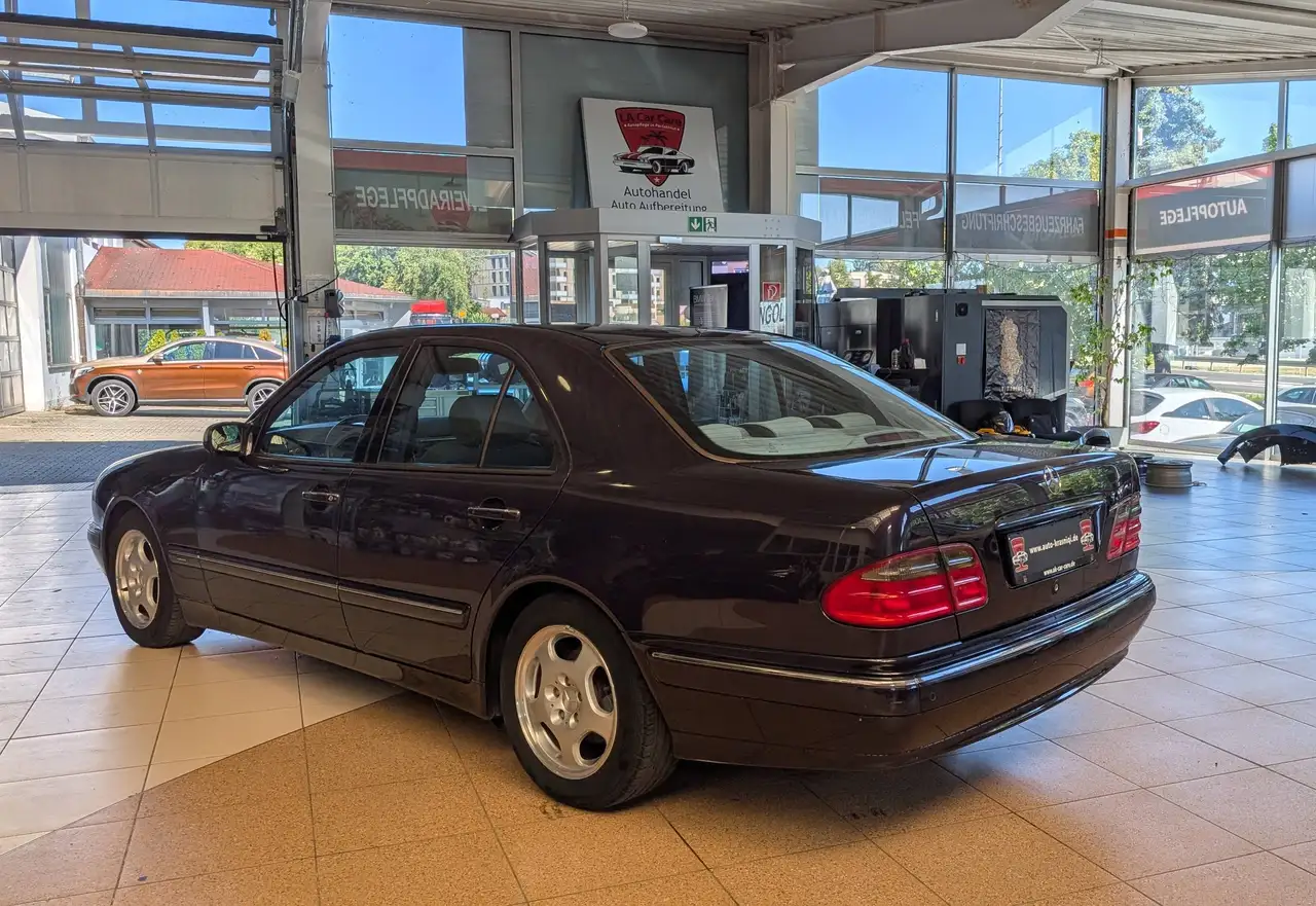 Mercedes-Benz E 280 AVANTGARDE Schiebedach Multikontursitze Xenon Anhängerkupplung Parktronic, foto 4
