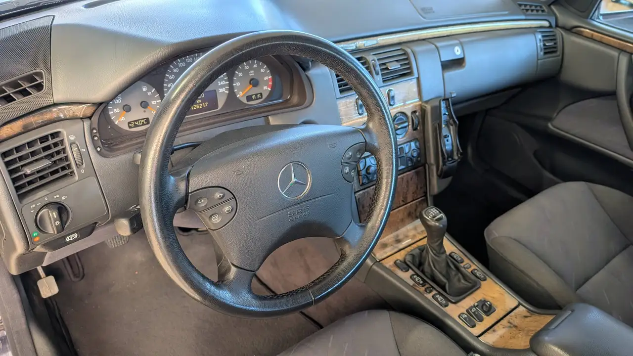 Mercedes-Benz E 280 AVANTGARDE Schiebedach Multikontursitze Xenon Anhängerkupplung Parktronic, foto 8
