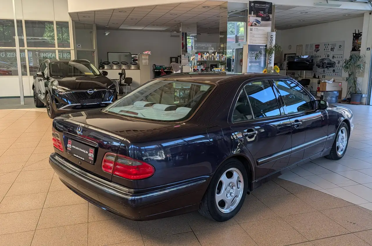 Mercedes-Benz E 280 AVANTGARDE Schiebedach Multikontursitze Xenon Anhängerkupplung Parktronic, foto 2