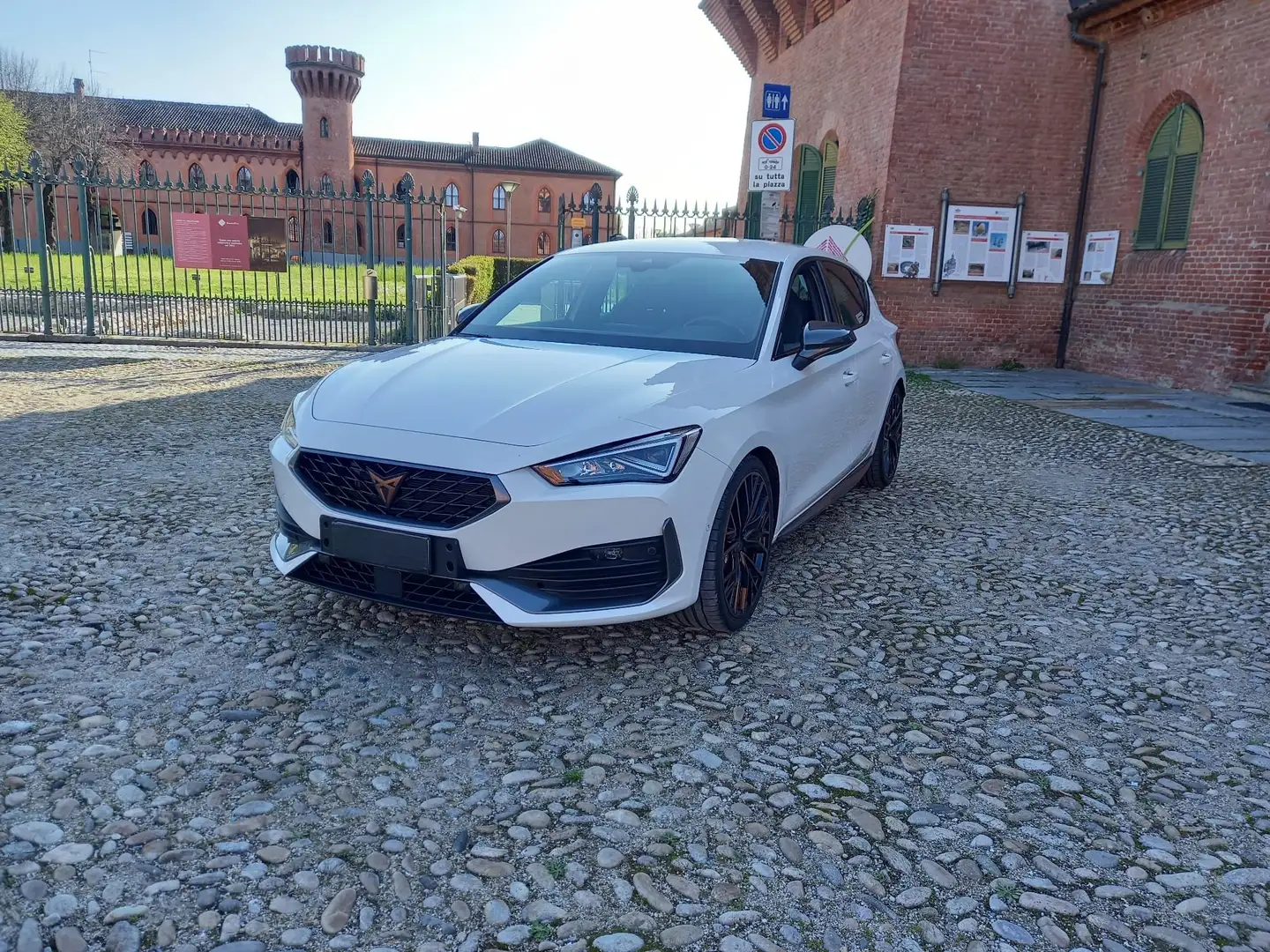 CUPRA Leon Leon 2.0 tsi 245cv dsg Bianco - 2