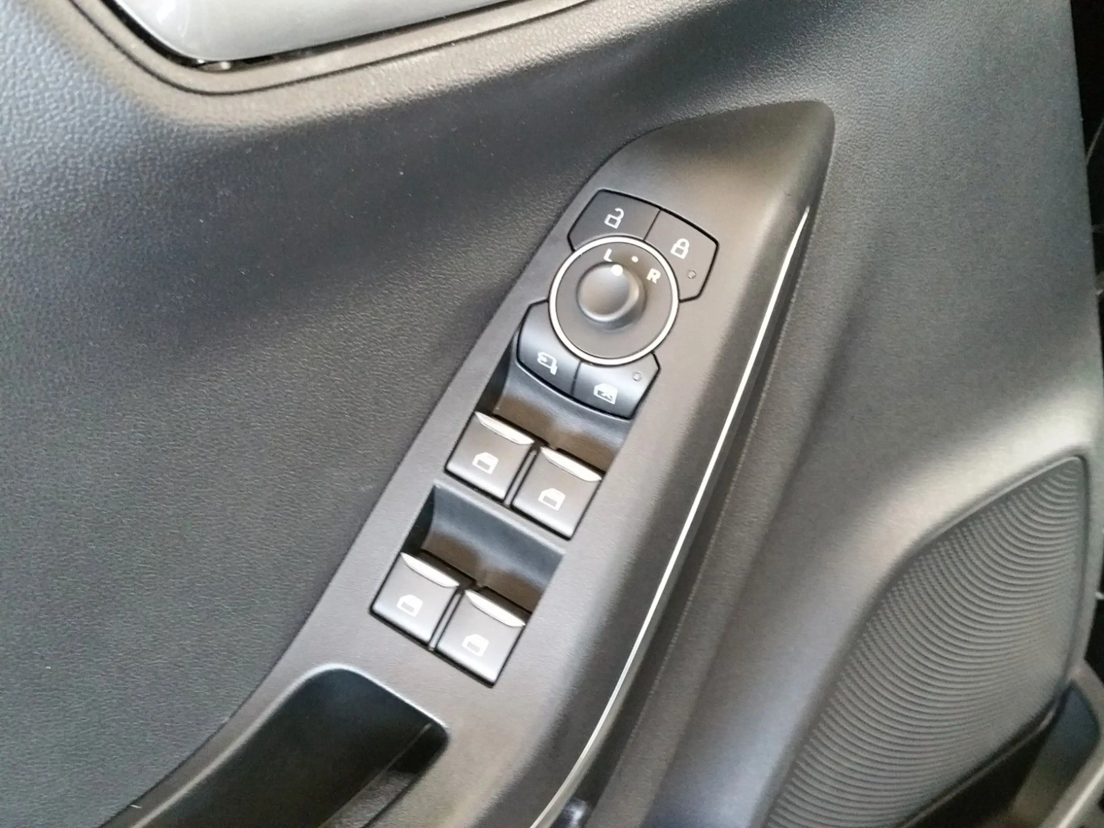 Ford Puma Titanium Navi Winterpaket Parkpilot 1.Hand — photo 9